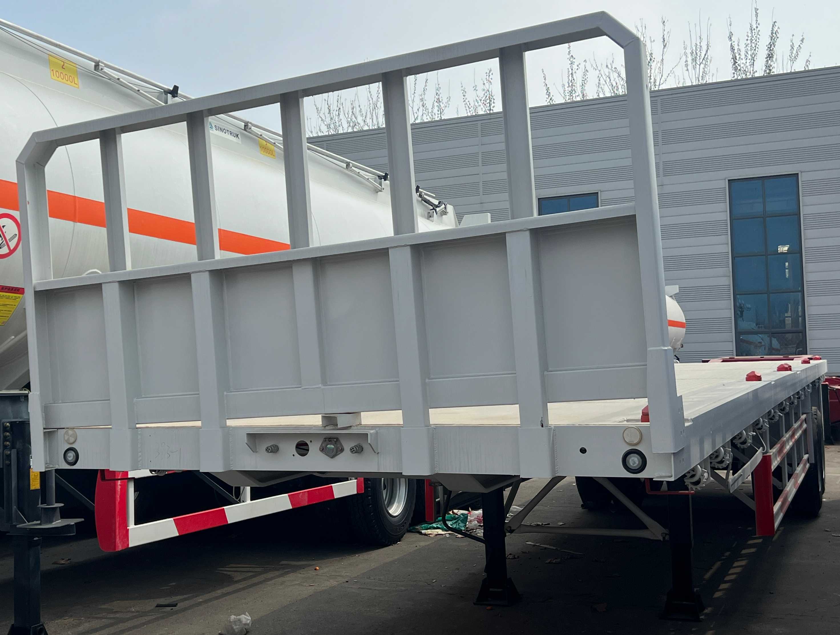 Flat bed semitrailer