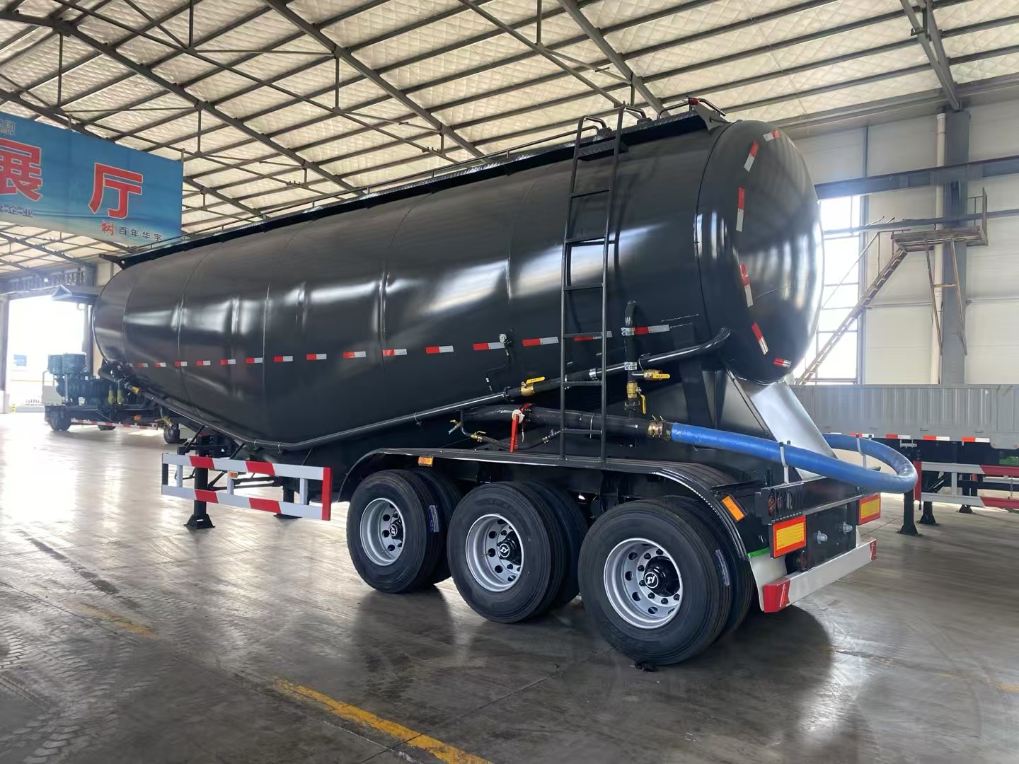 powder material semitrailer