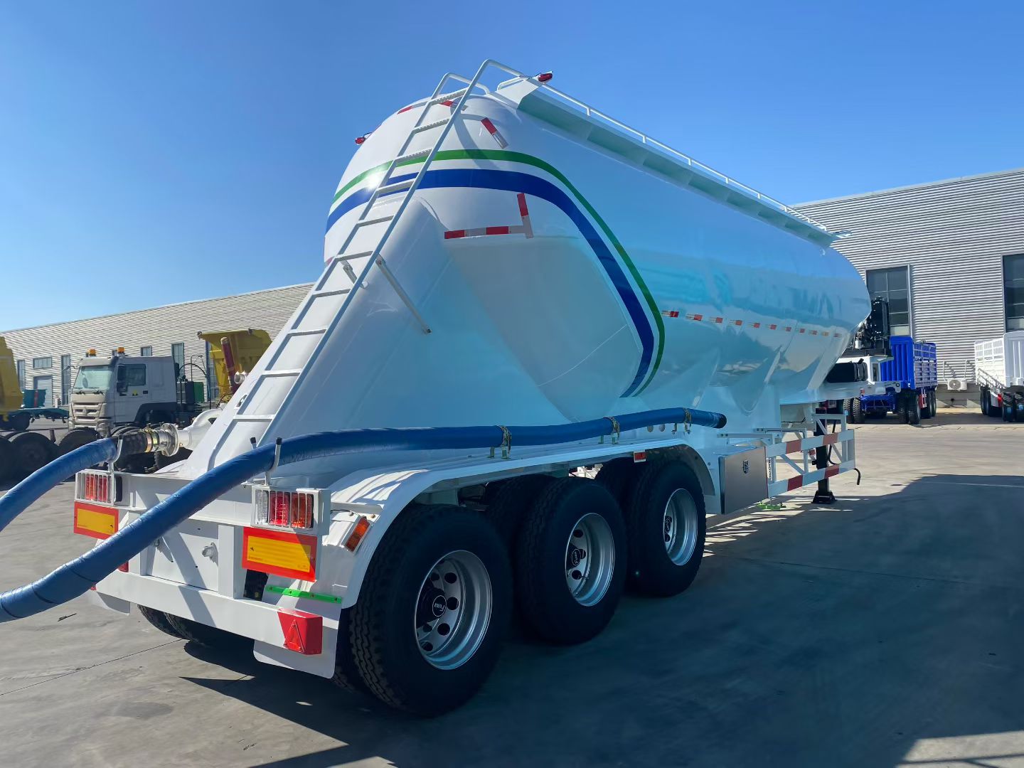 powder material semitrailer
