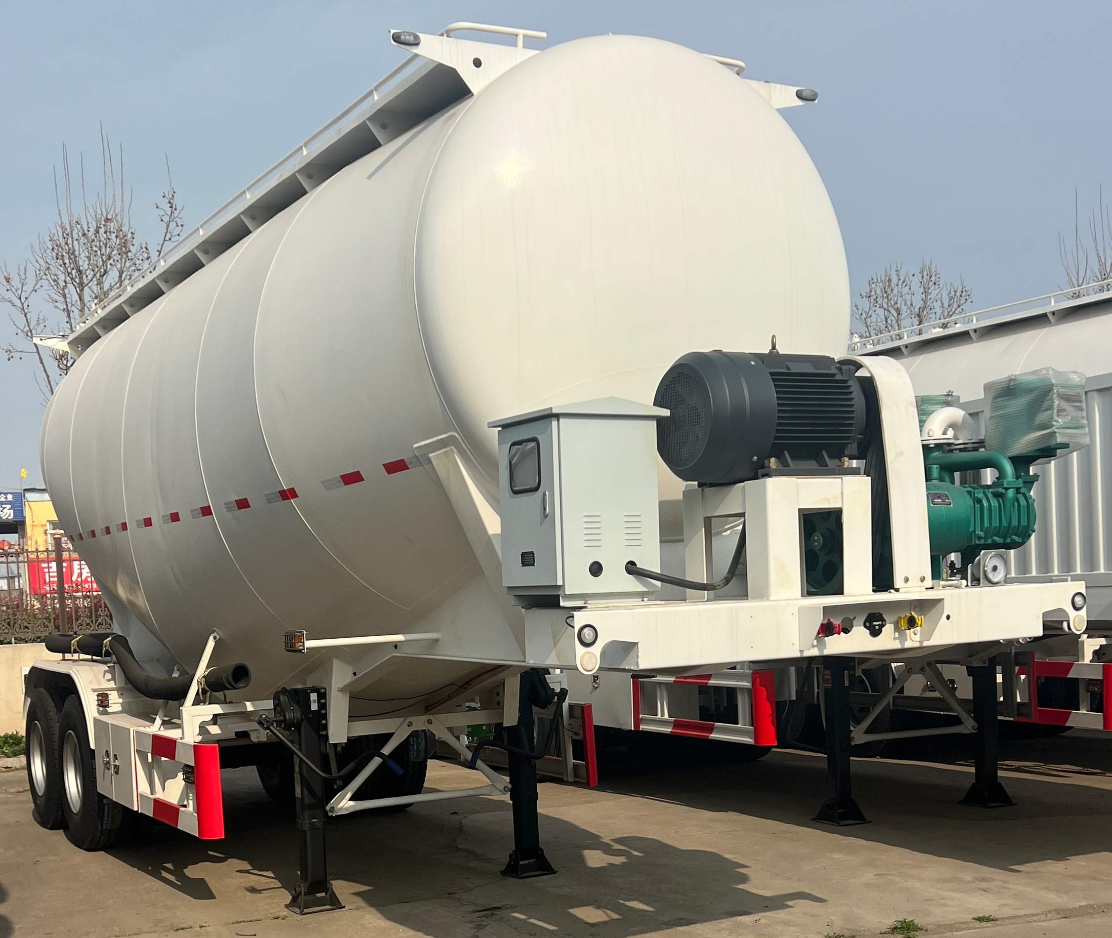 Powder material semitrailer