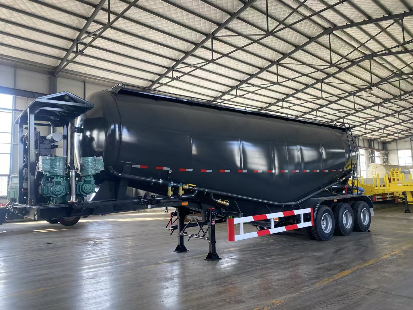 powder material semitrailer