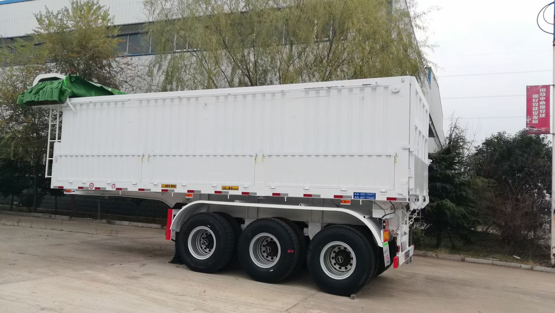 Rear dumper  semitrailer