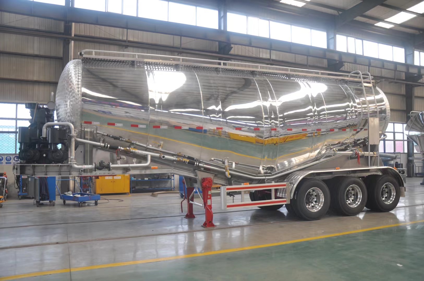 powder material semitrailer