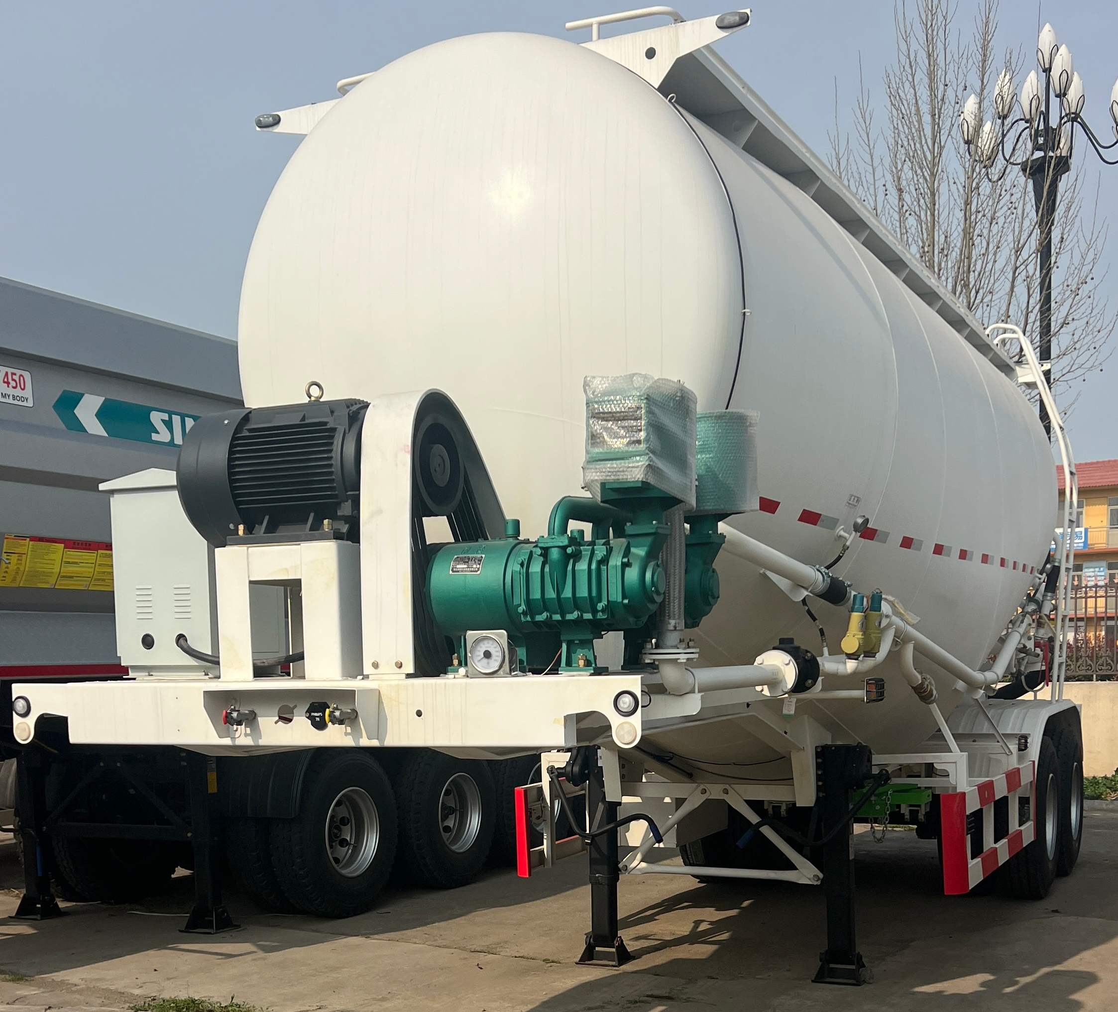 Powder material semitrailer