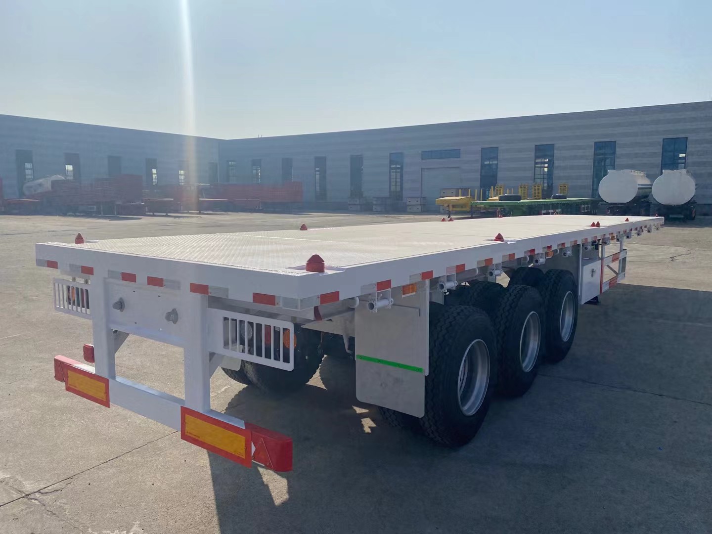 Flat  bed  container semitrailer