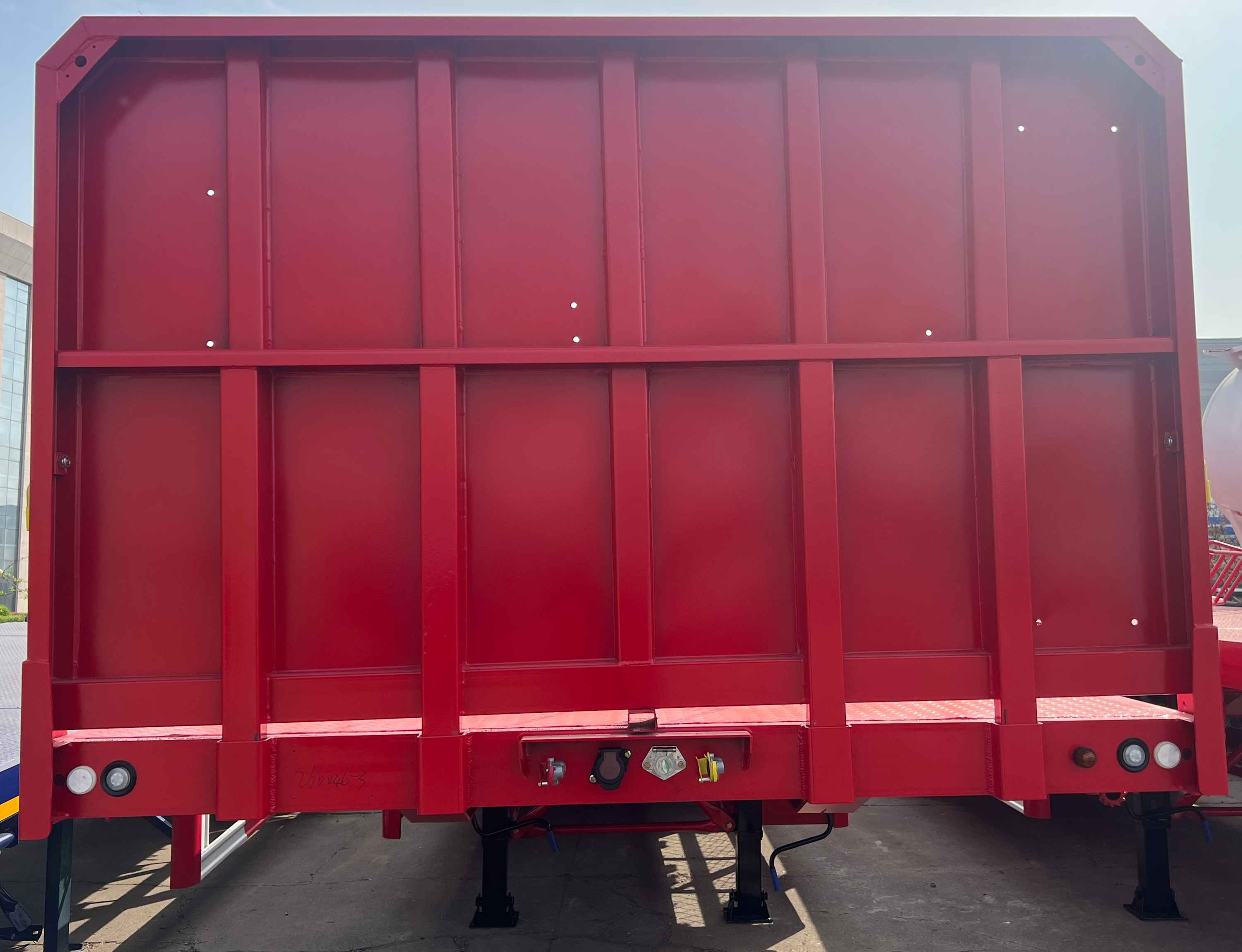 Flat bed semitrailer