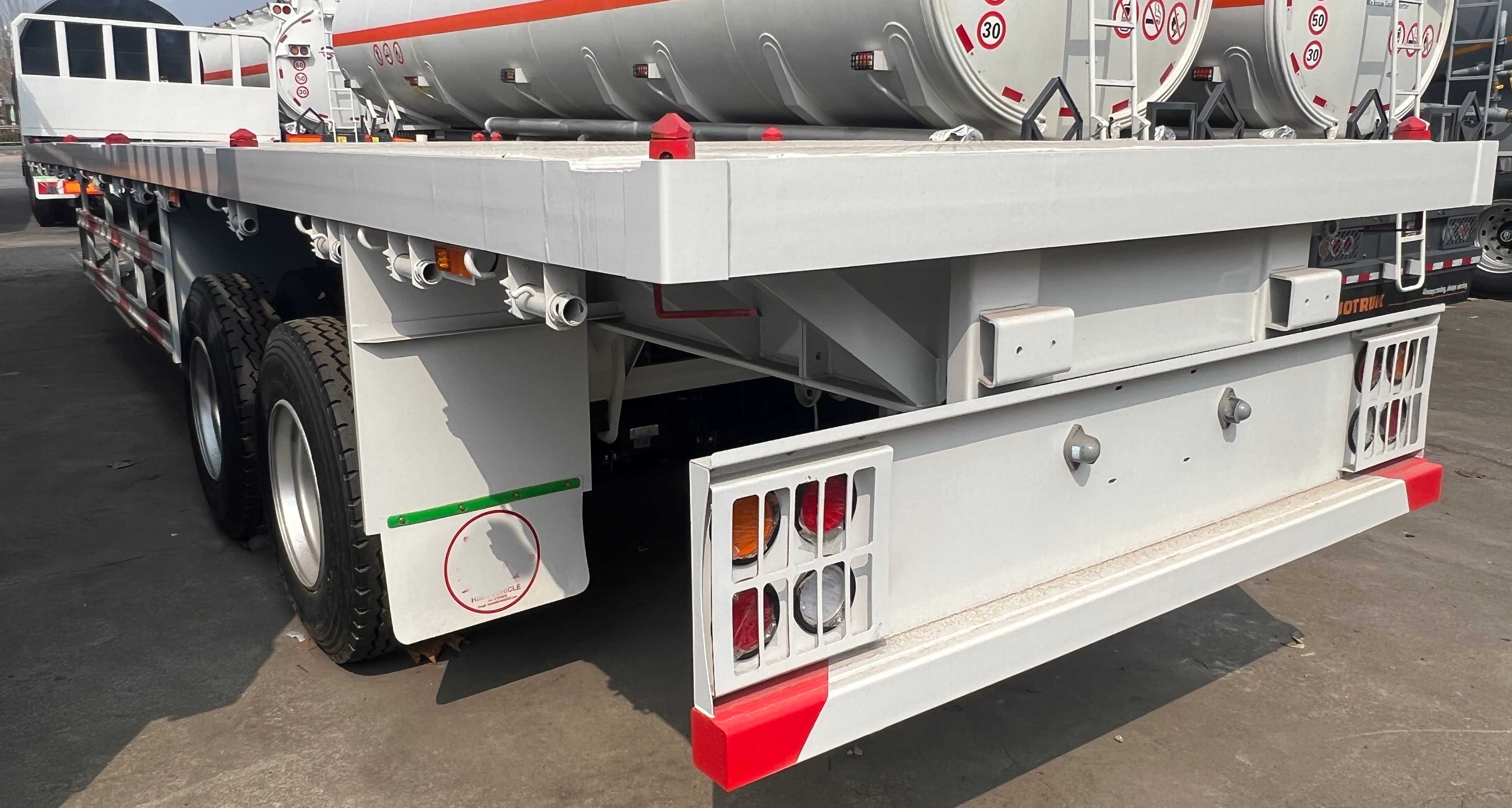 Flat bed semitrailer