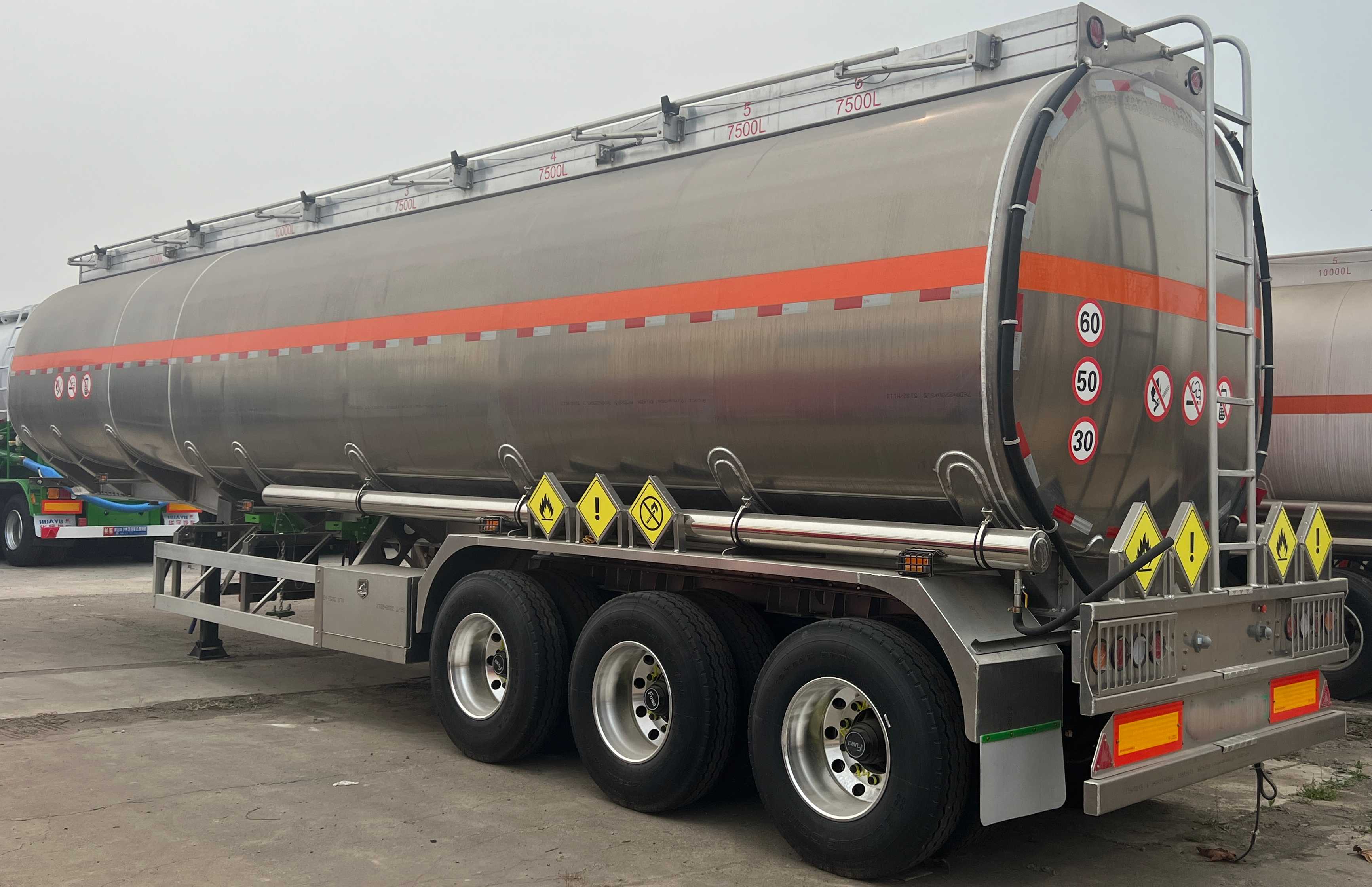 Oil tanker trailer