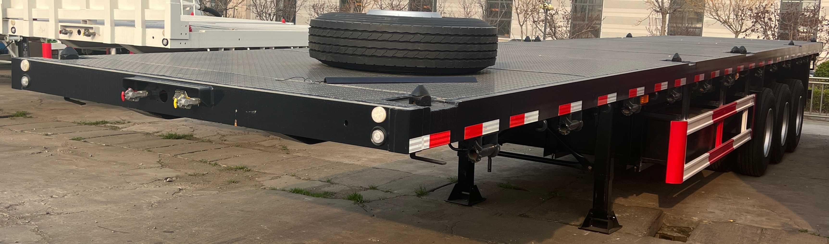 Flatbed container semitrailer