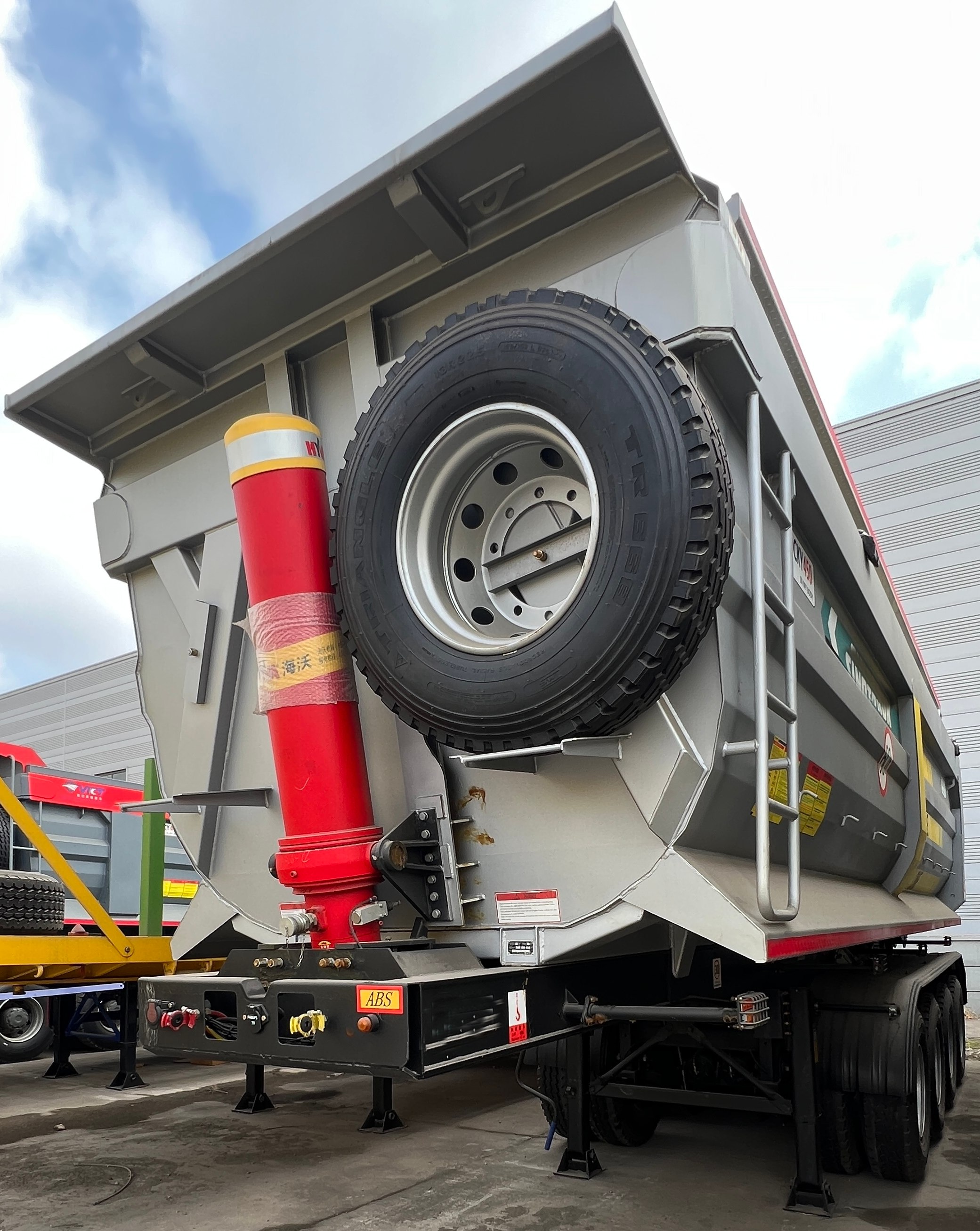 rear dumper semitrailer