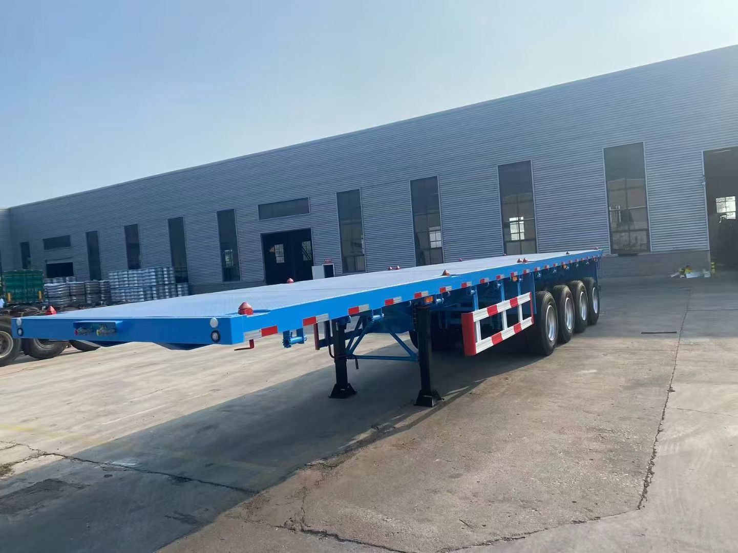 Four axles flat bed semitrailer