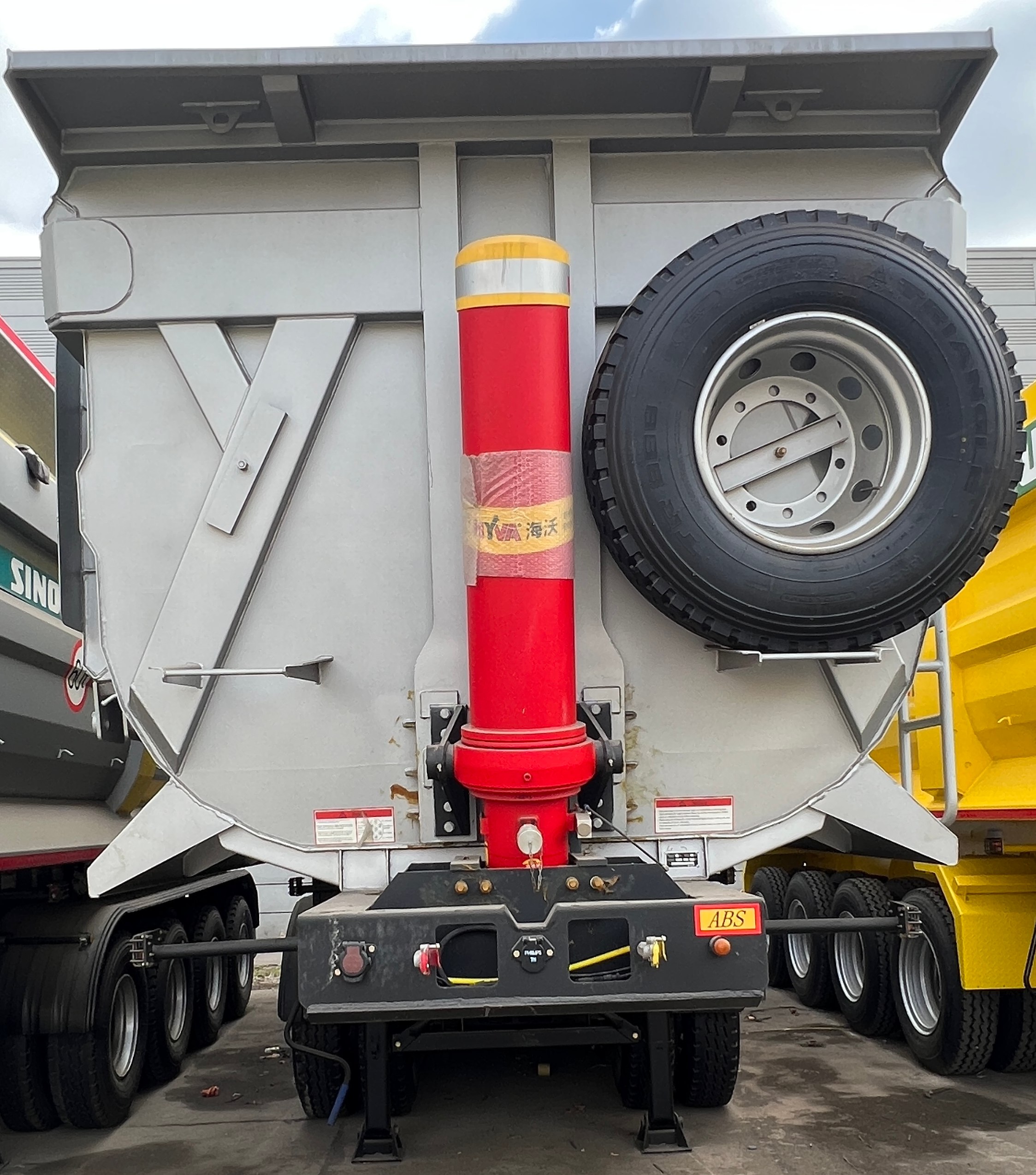 rear dumper semitrailer