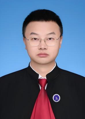 徐  伟