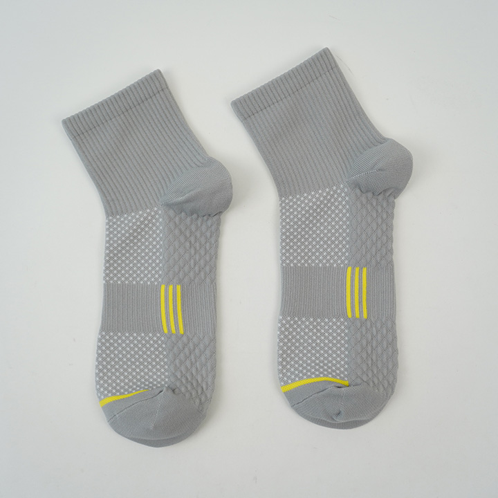 Custom Pure Color Breathable Protection Anti-slip Athletic Socks Sports Women Men Running Socks