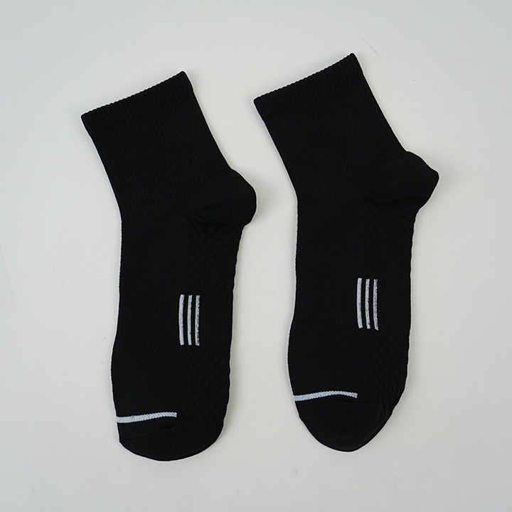 Custom Pure Color Breathable Protection Anti-slip Athletic Socks Sports Women Men Running Socks