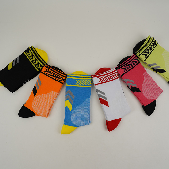 New product quick dry sport socks women and men high quality crew sports compression cycling socks