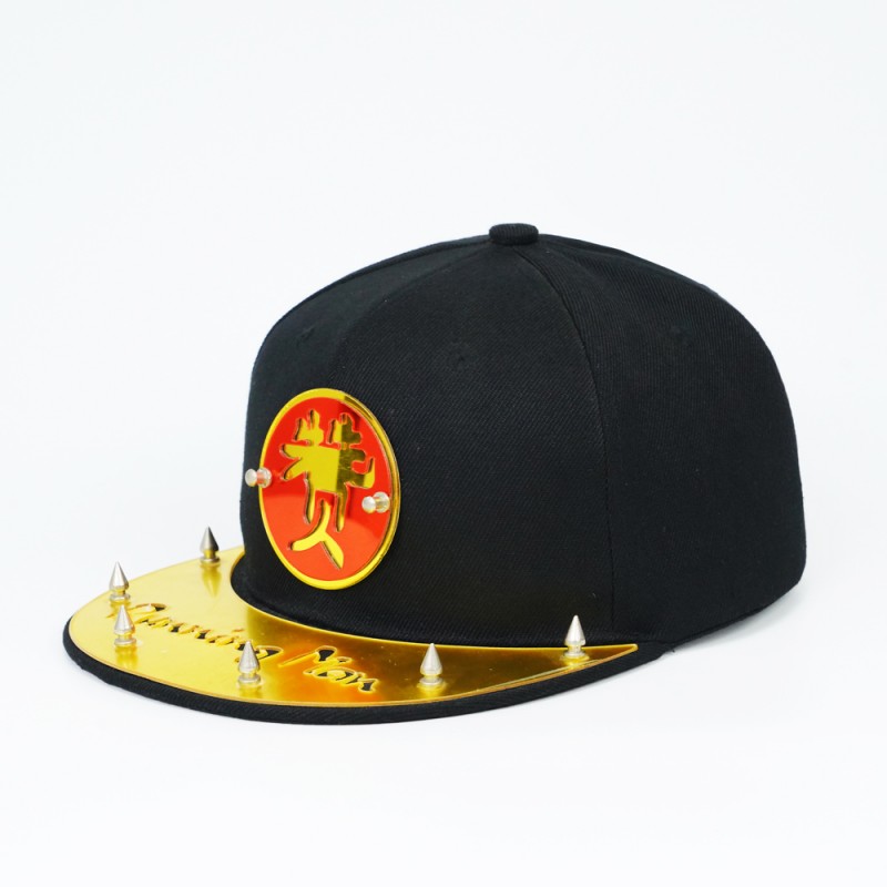 Factory Price Metal Stud Rivet Decorated 6 Panel Structured Snapback Hats Personalized Metal Badge for Teenagers Street Fashion Party Cosplay Wear