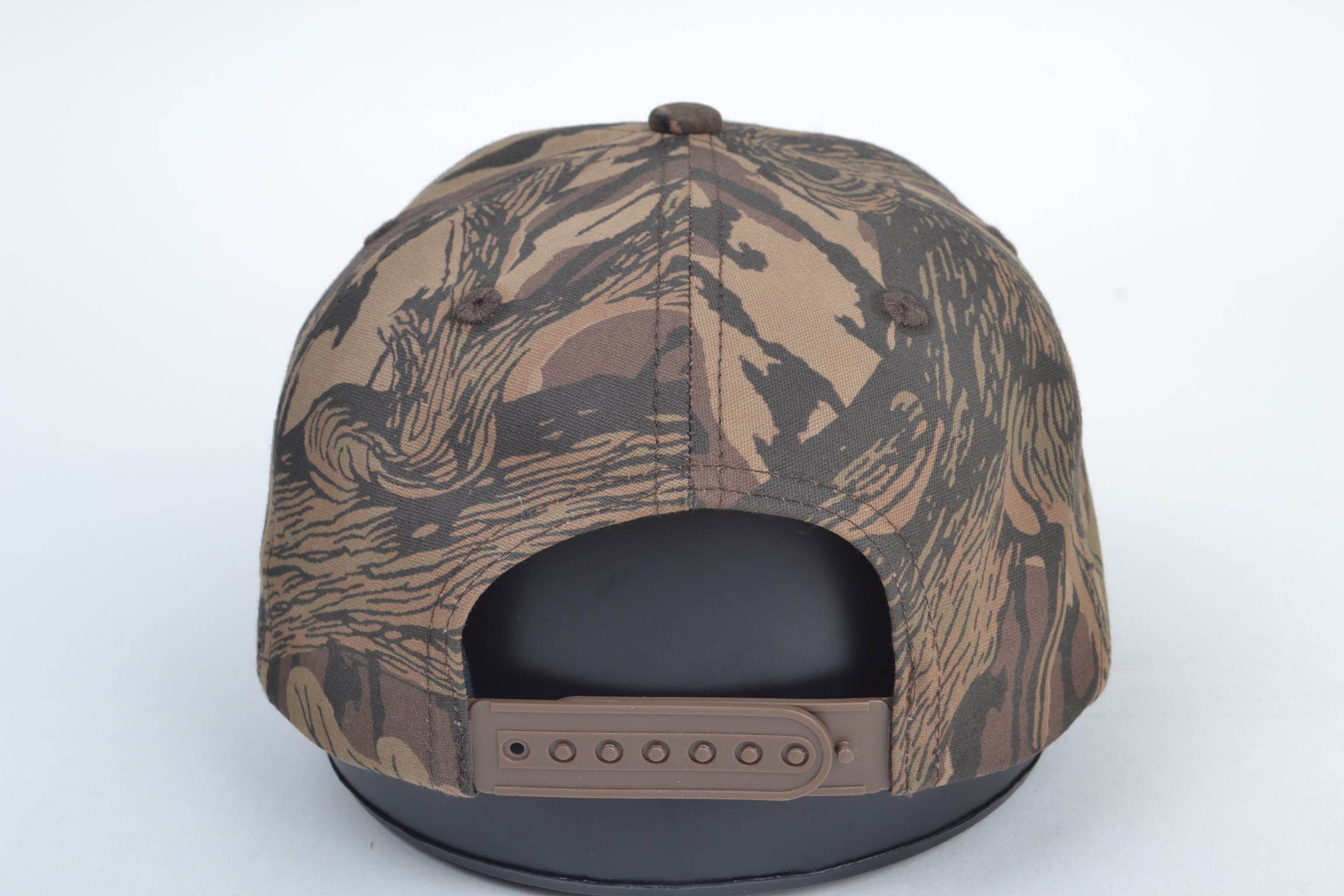 Wholesale Cotton Twill Tree Bark Camo Flat Bill Snapback Caps White 3D Embroidery for Outdoor Hunting Streetwear