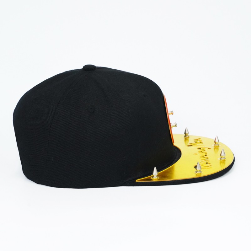 Factory Price Metal Stud Rivet Decorated 6 Panel Structured Snapback Hats Personalized Metal Badge for Teenagers Street Fashion Party Cosplay Wear