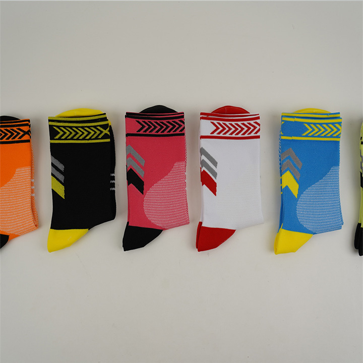 New product quick dry sport socks women and men high quality crew sports compression cycling socks