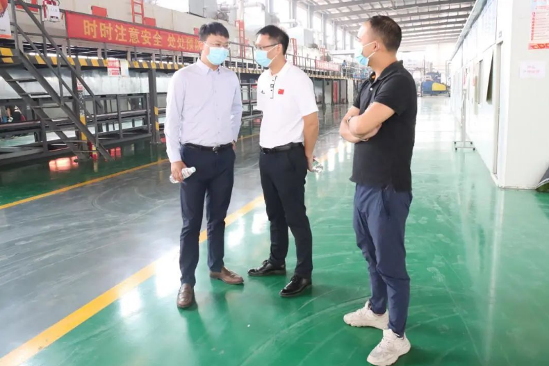 橡胶跑道温度适配的施工优化建议