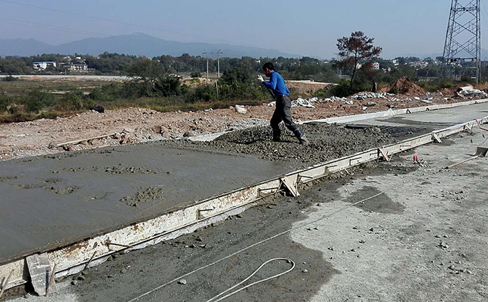 广德混凝土厂家带您了解混凝土和水泥混凝土的区别