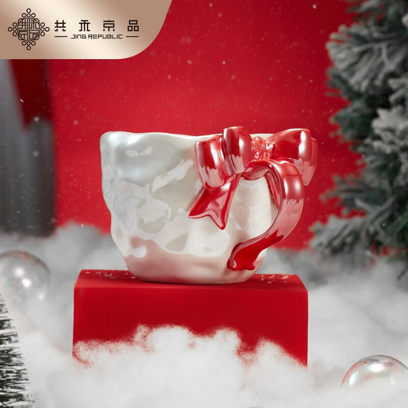 蝴蝶结捏纹马克杯