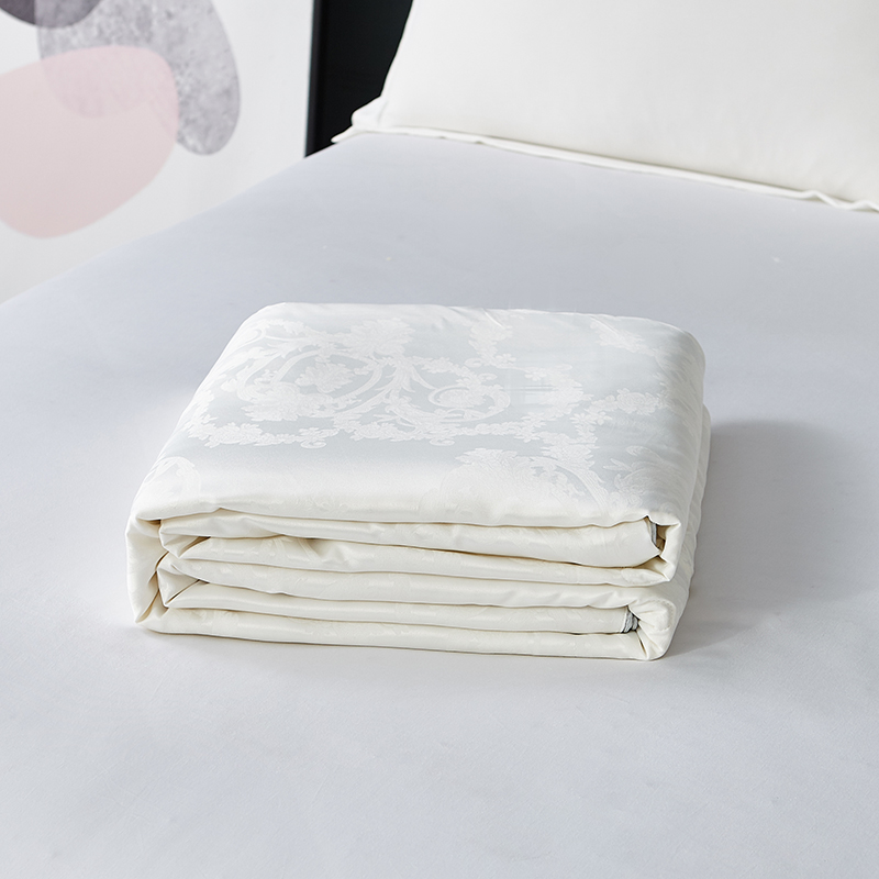 怡莲暖气蚕丝被