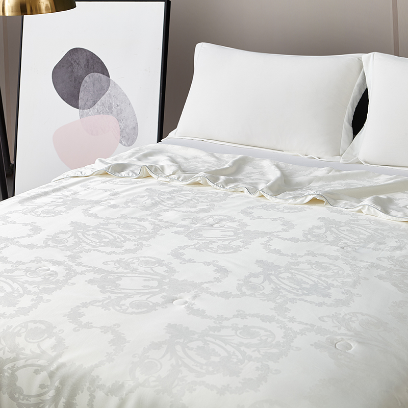 怡莲暖气蚕丝被