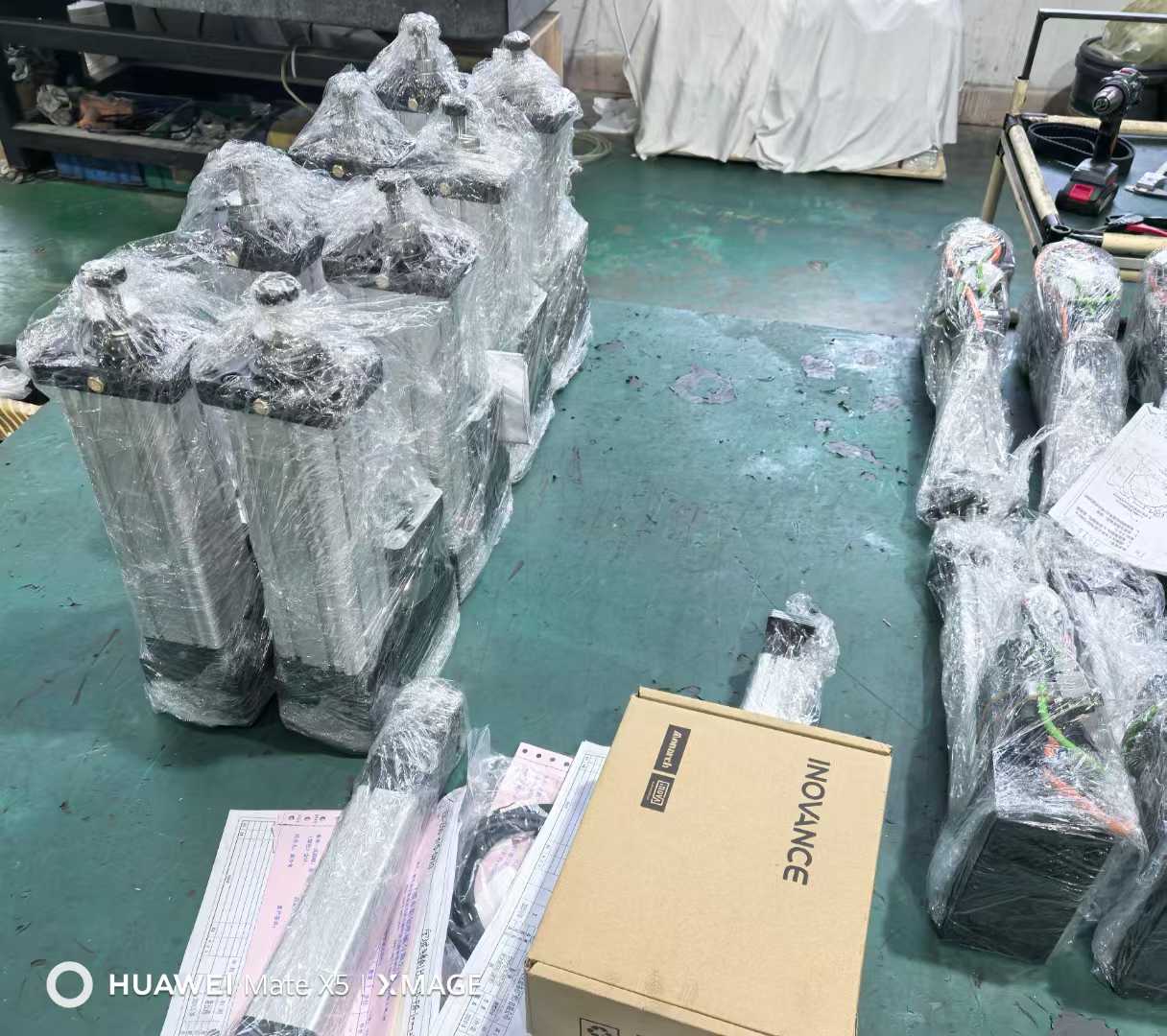 PLC如何精准控制电动缸直线运动？工业精密控制原理详解