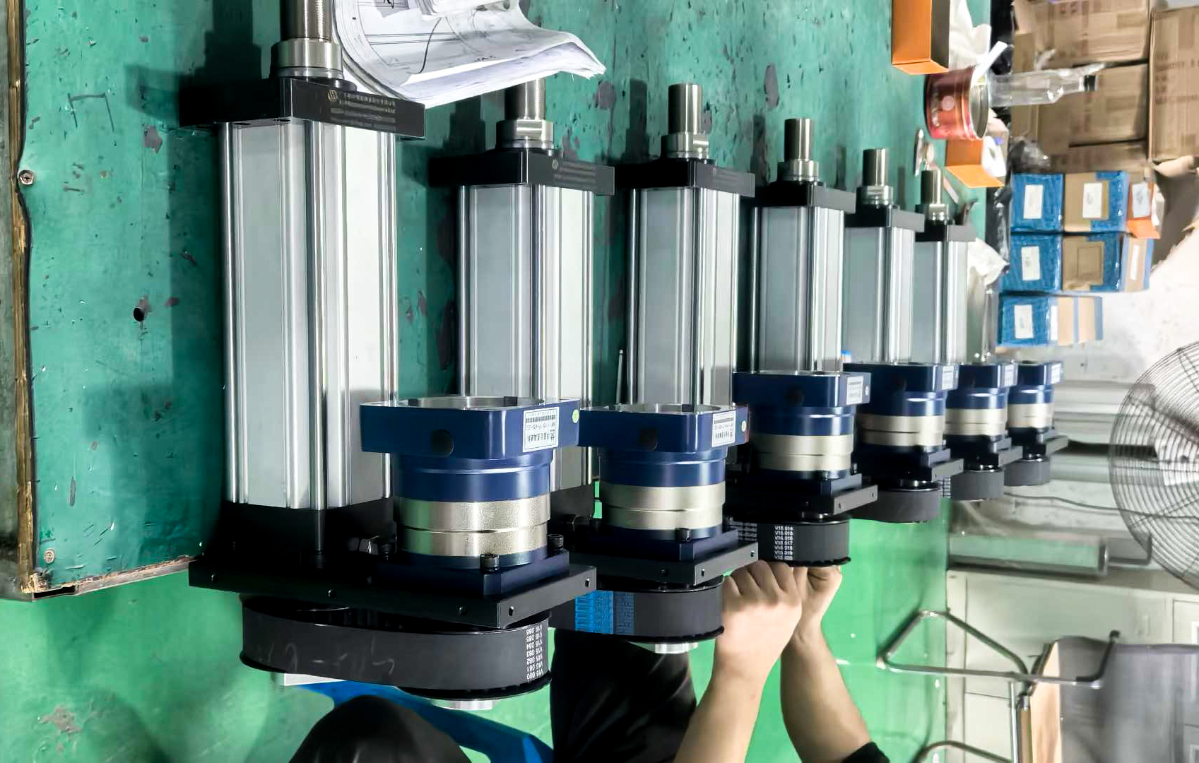 广东联华智能装备股份有限公司 —— 专注伺服电动缸高精度误差±0.01mm