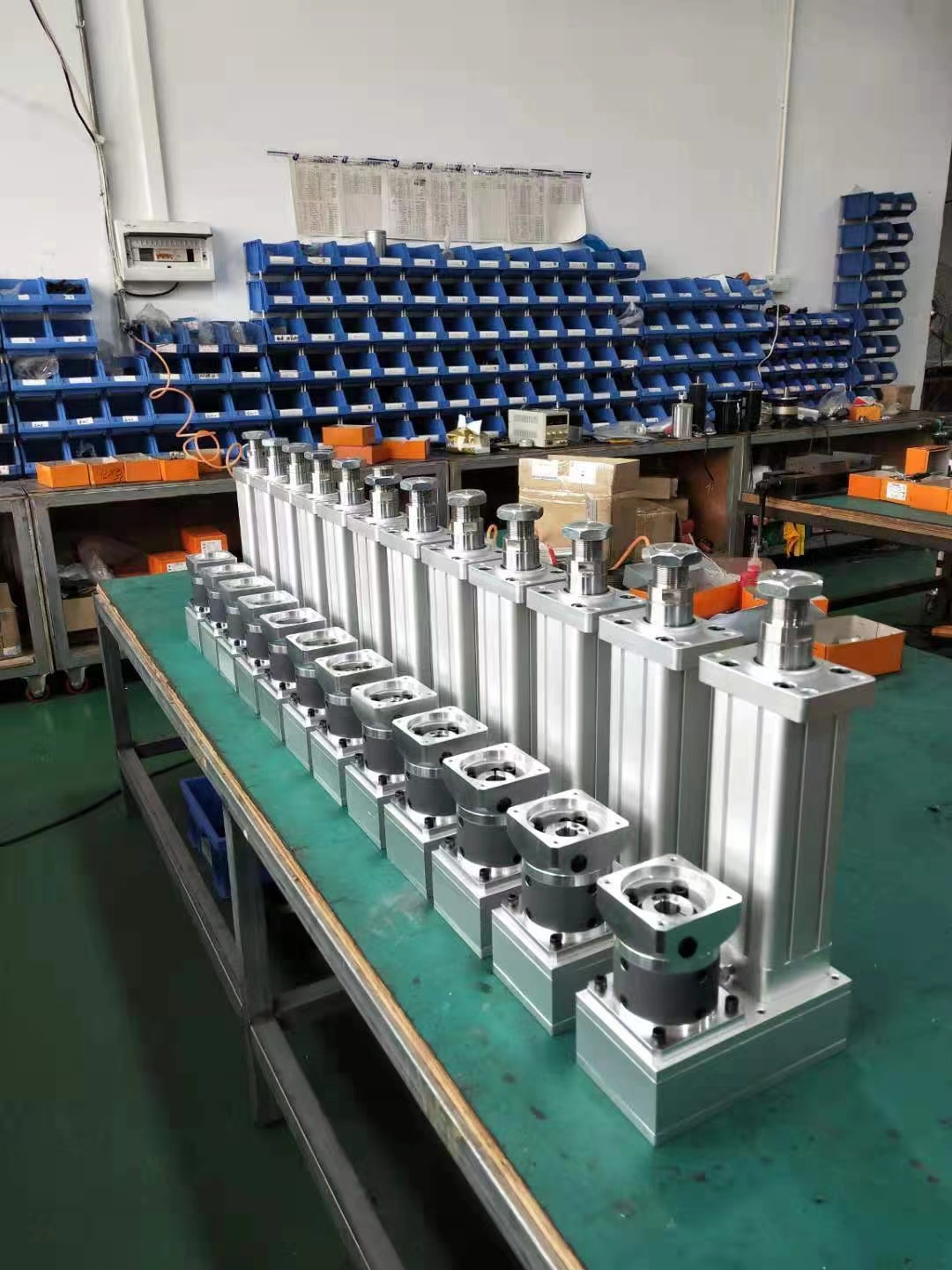 伺服驱动，精度革命——伺服电动缸在专业设备上的性能跃升