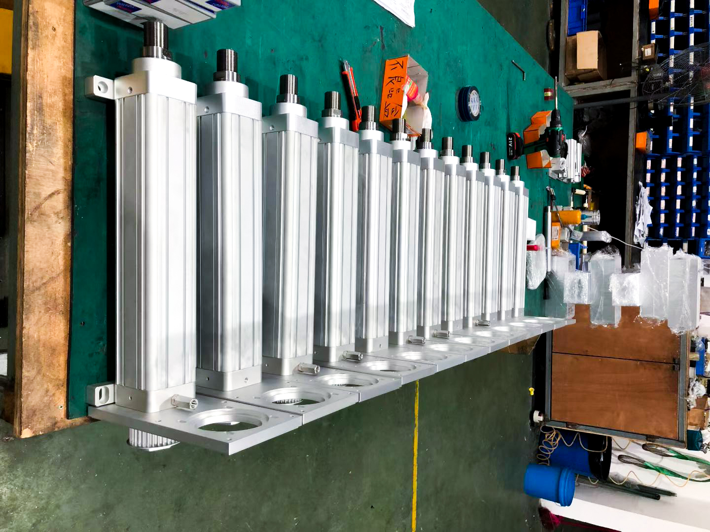 伺服电动缸多点定位系统的原理、构成与控制策略