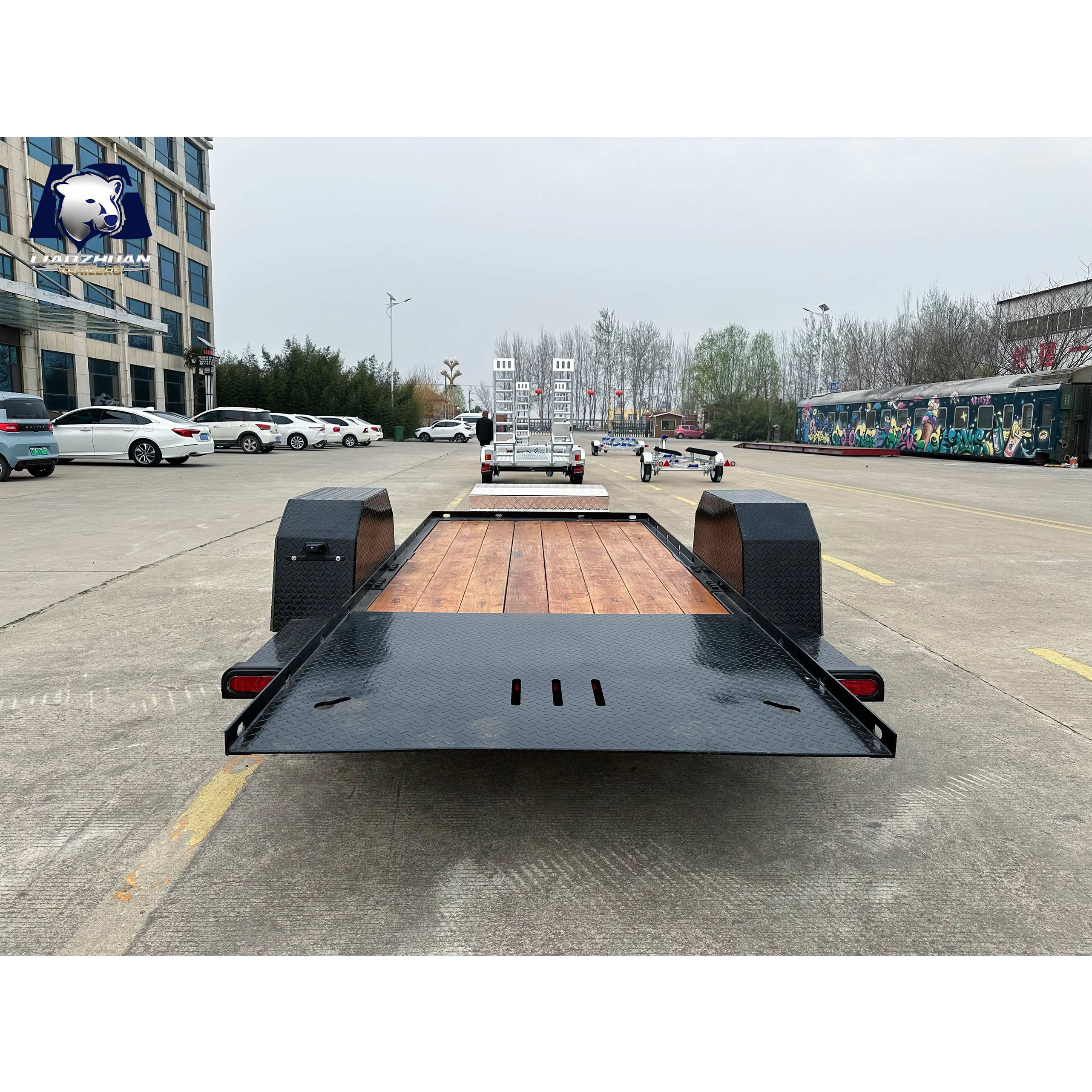 Single-axis hydraulic equipment trailer