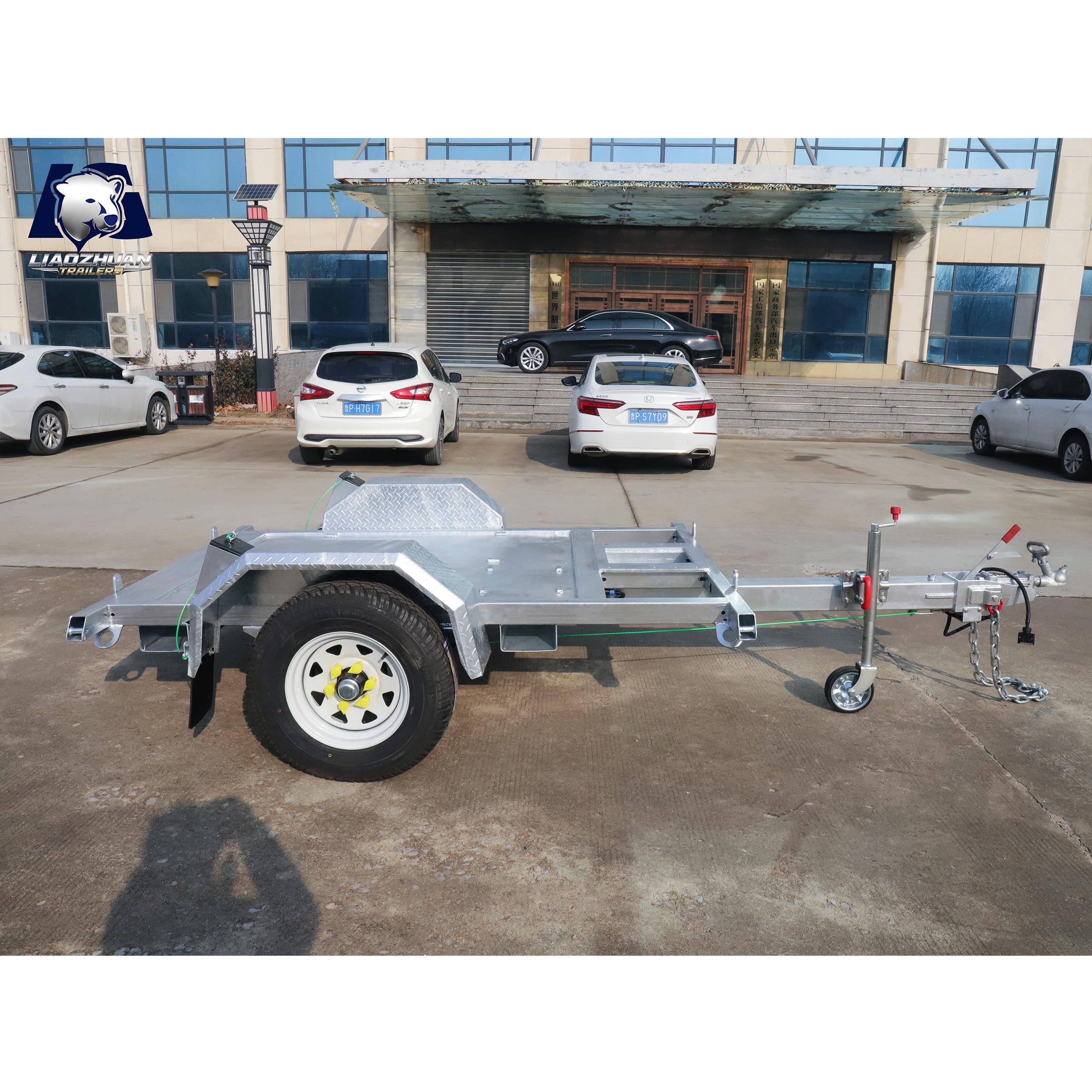 Solar LED light tower trailer
