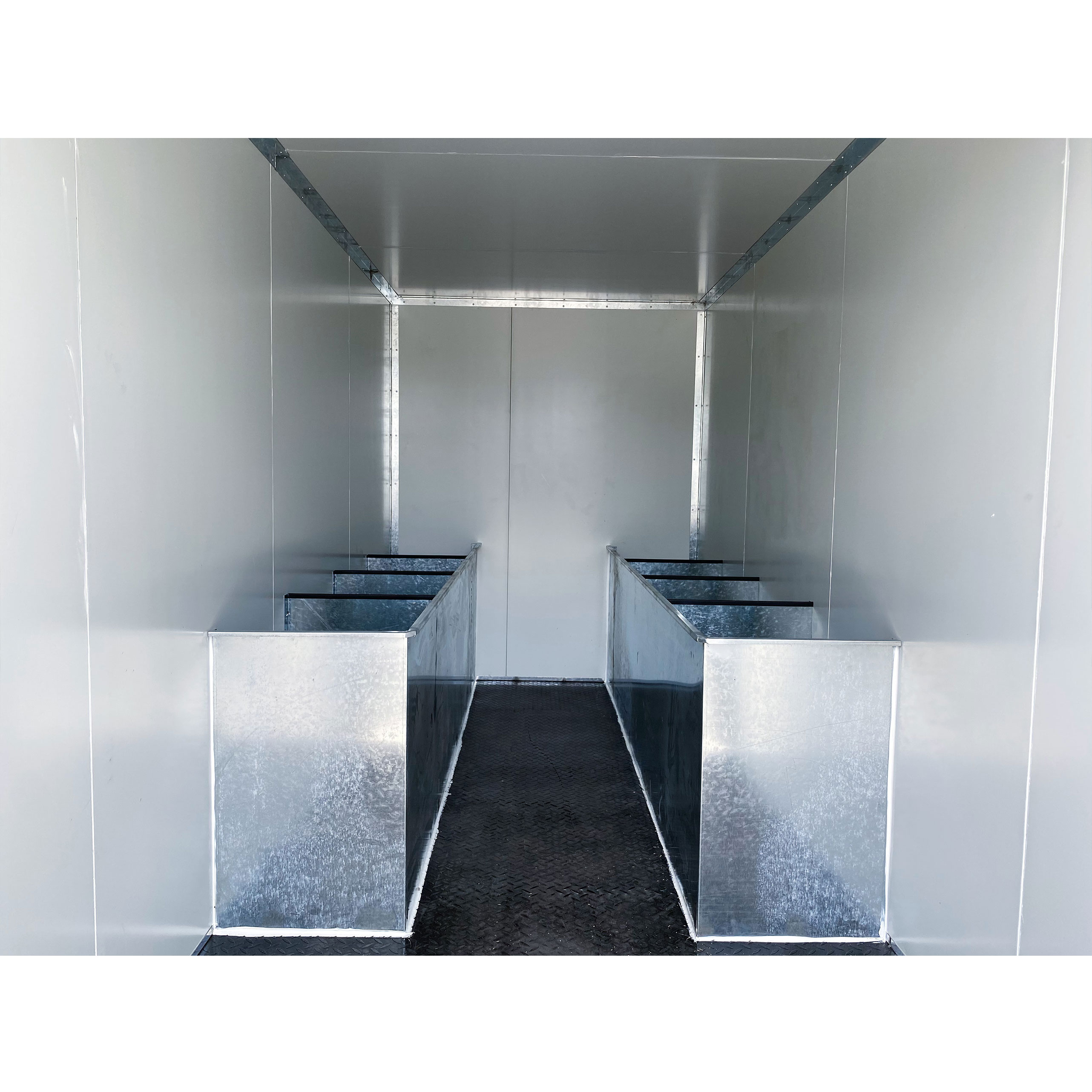 New type of box-type trailer
