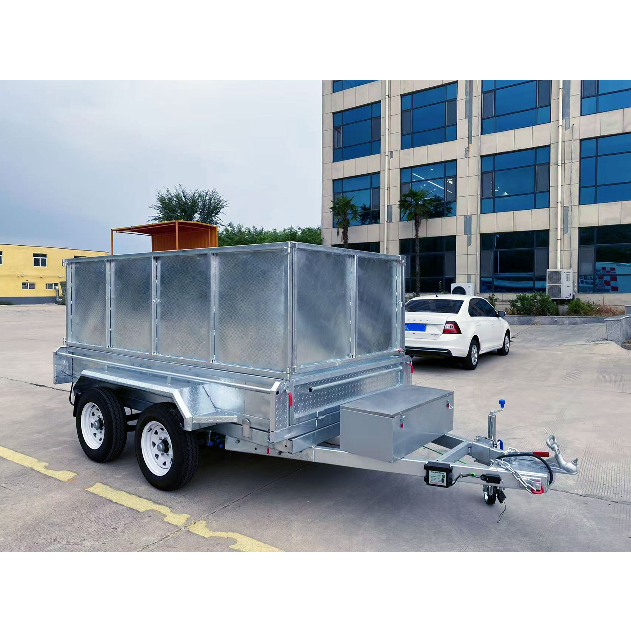 Double-axis hot-dip galvanized box trailer