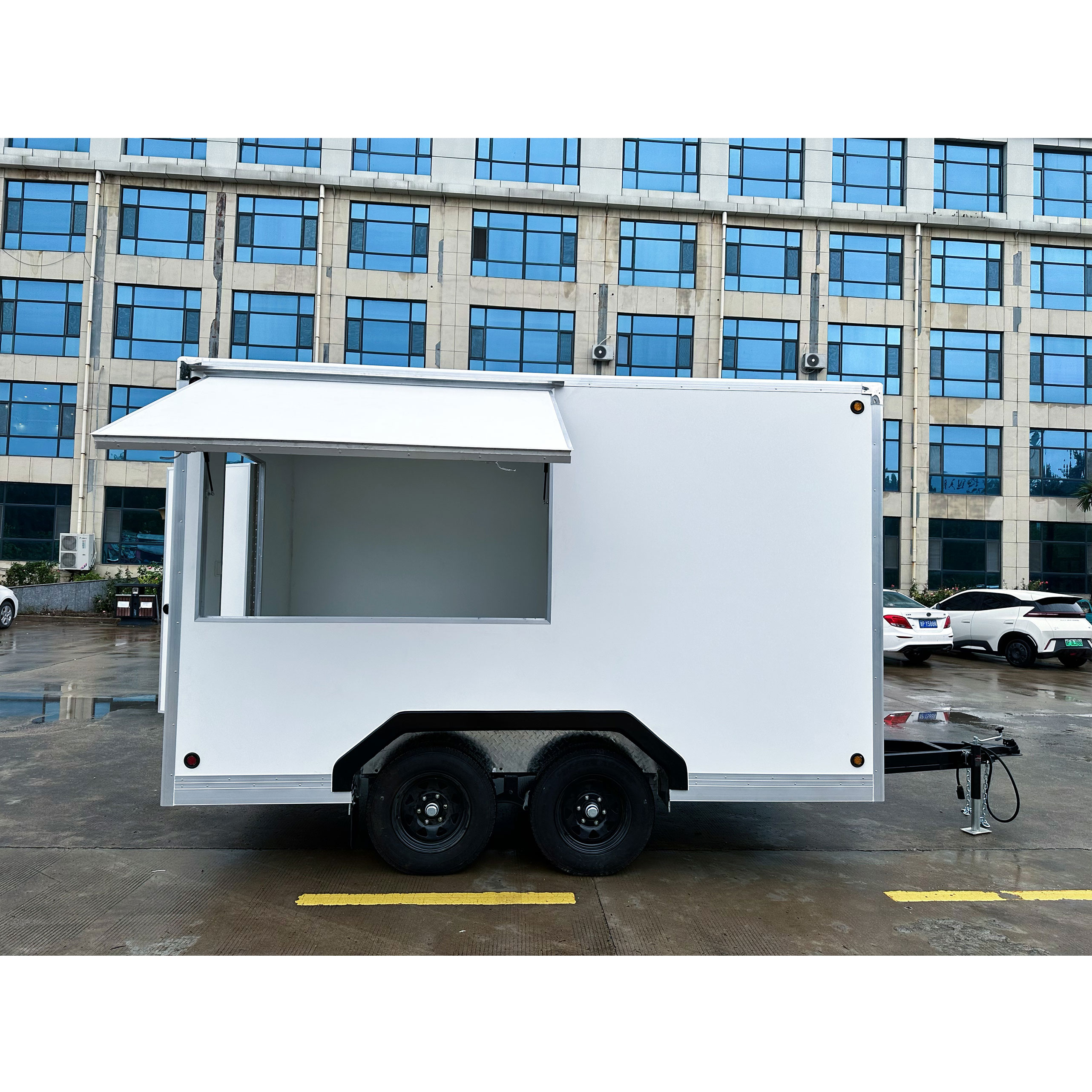 Double-axis food trailer