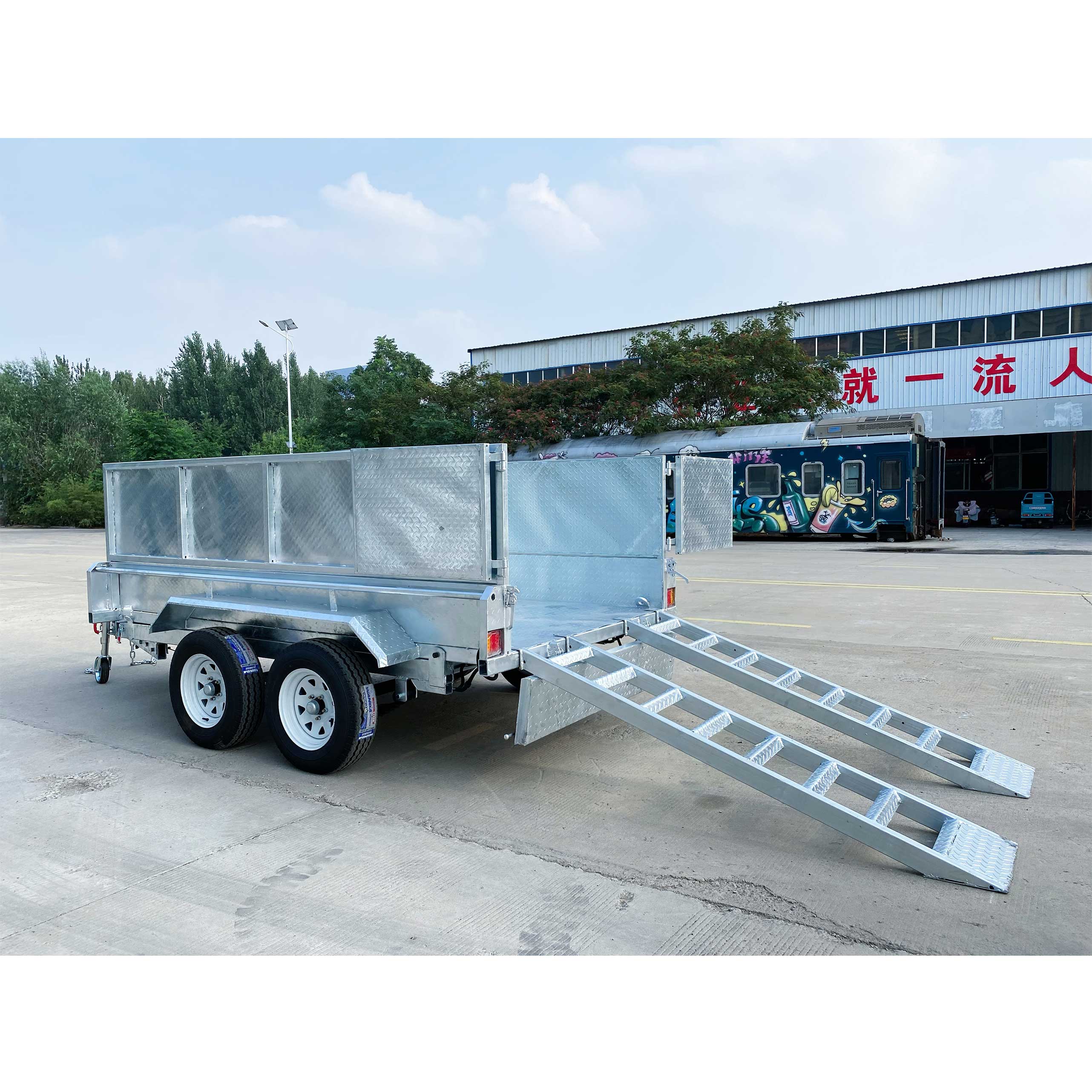 Double-box type self-unloading hydraulic agricultural trailer