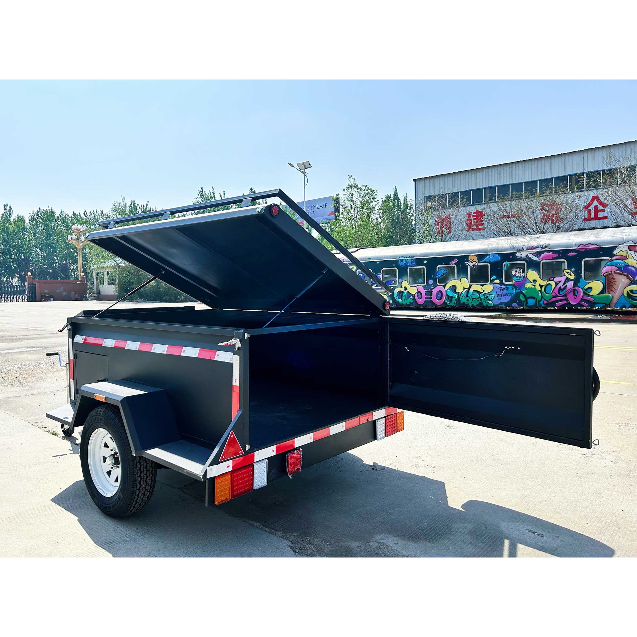 Single-axle camping trailer