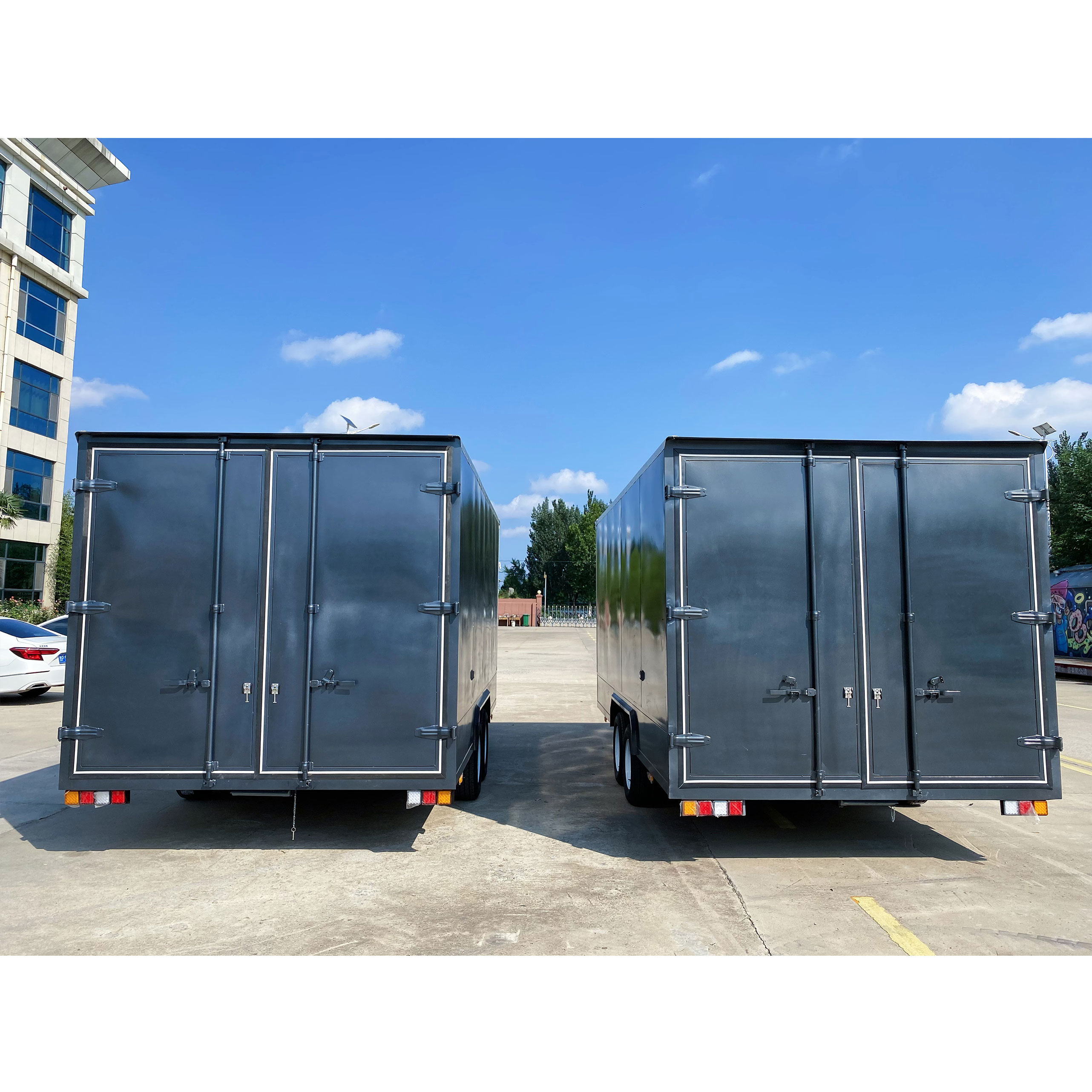 Box-type trailer