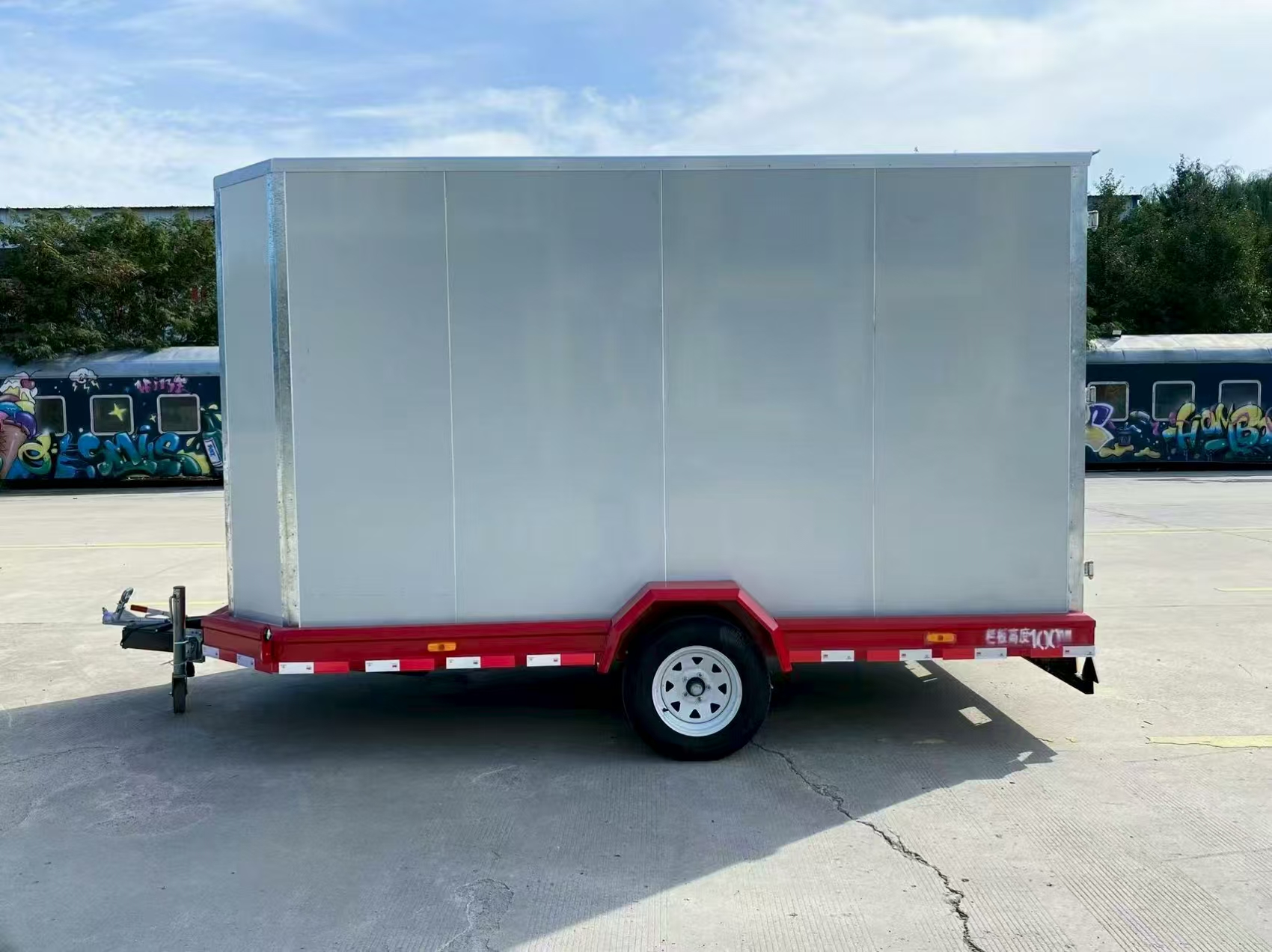 Box-type trailer