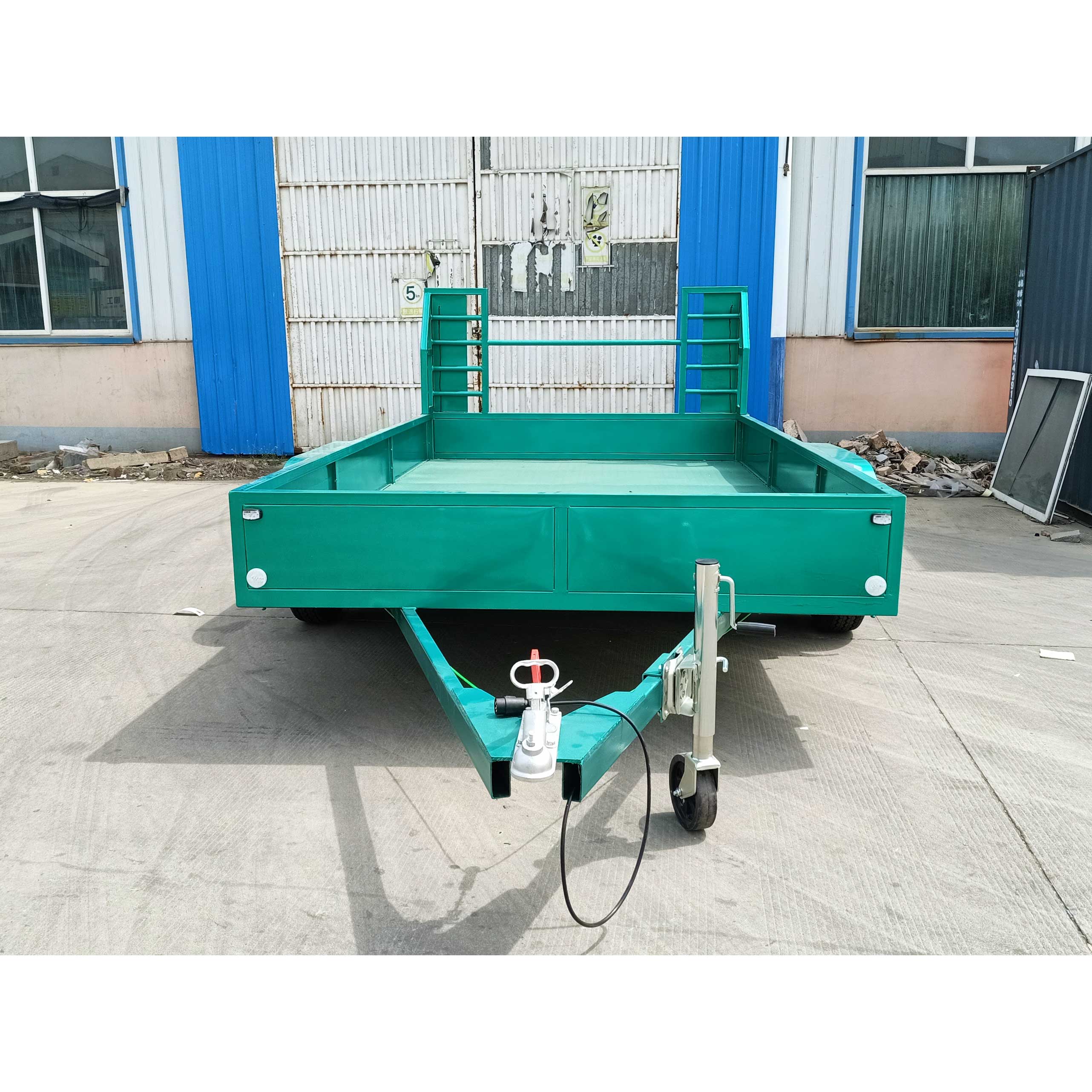 Double-axle mid-axle cargo trailer