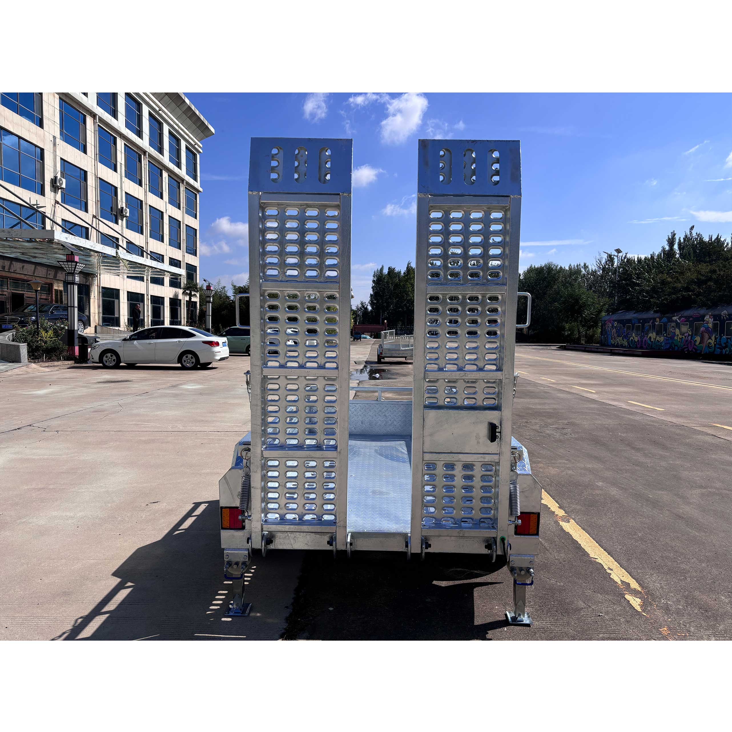 Single-axis scissor-type lifting trailer