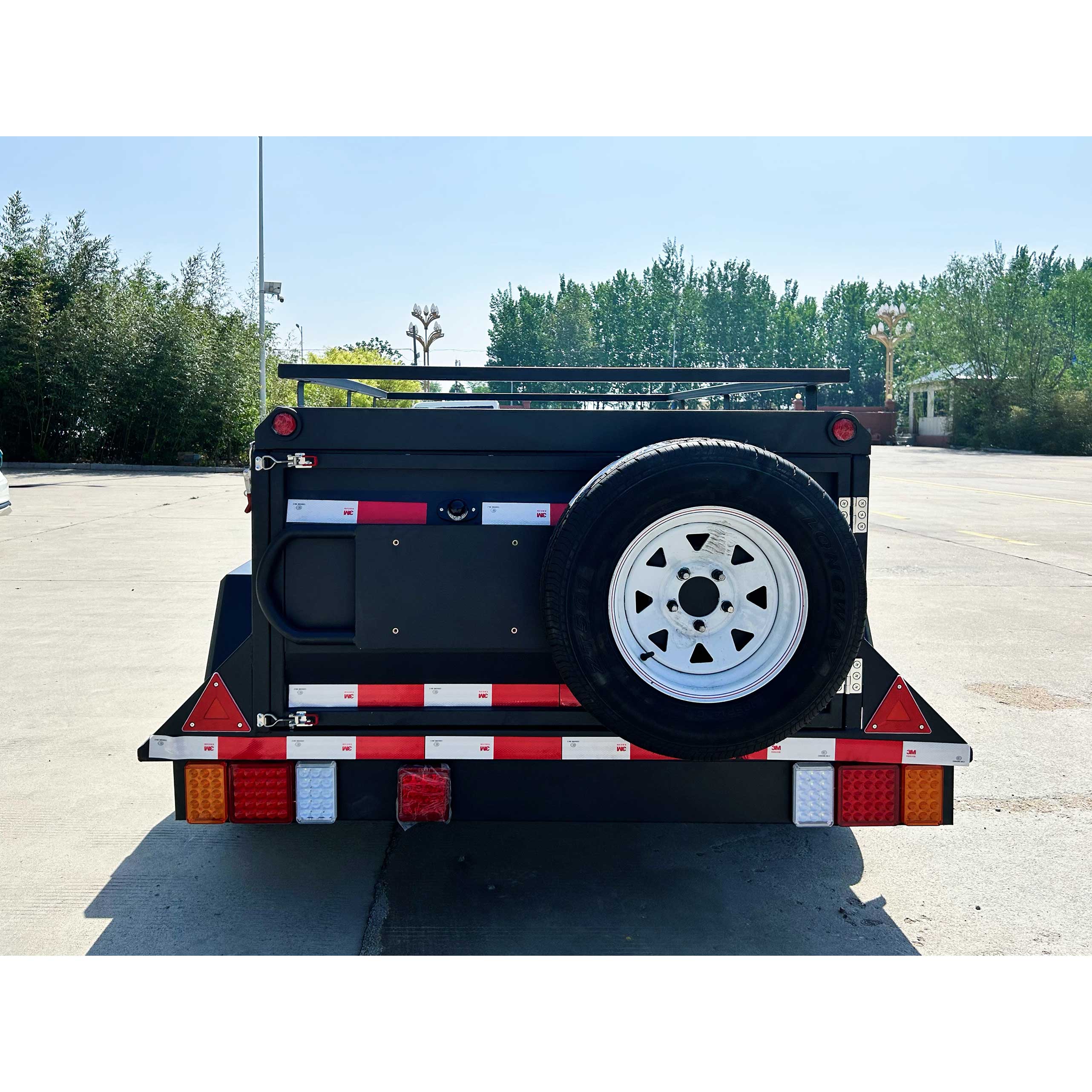 Single-axle camping trailer