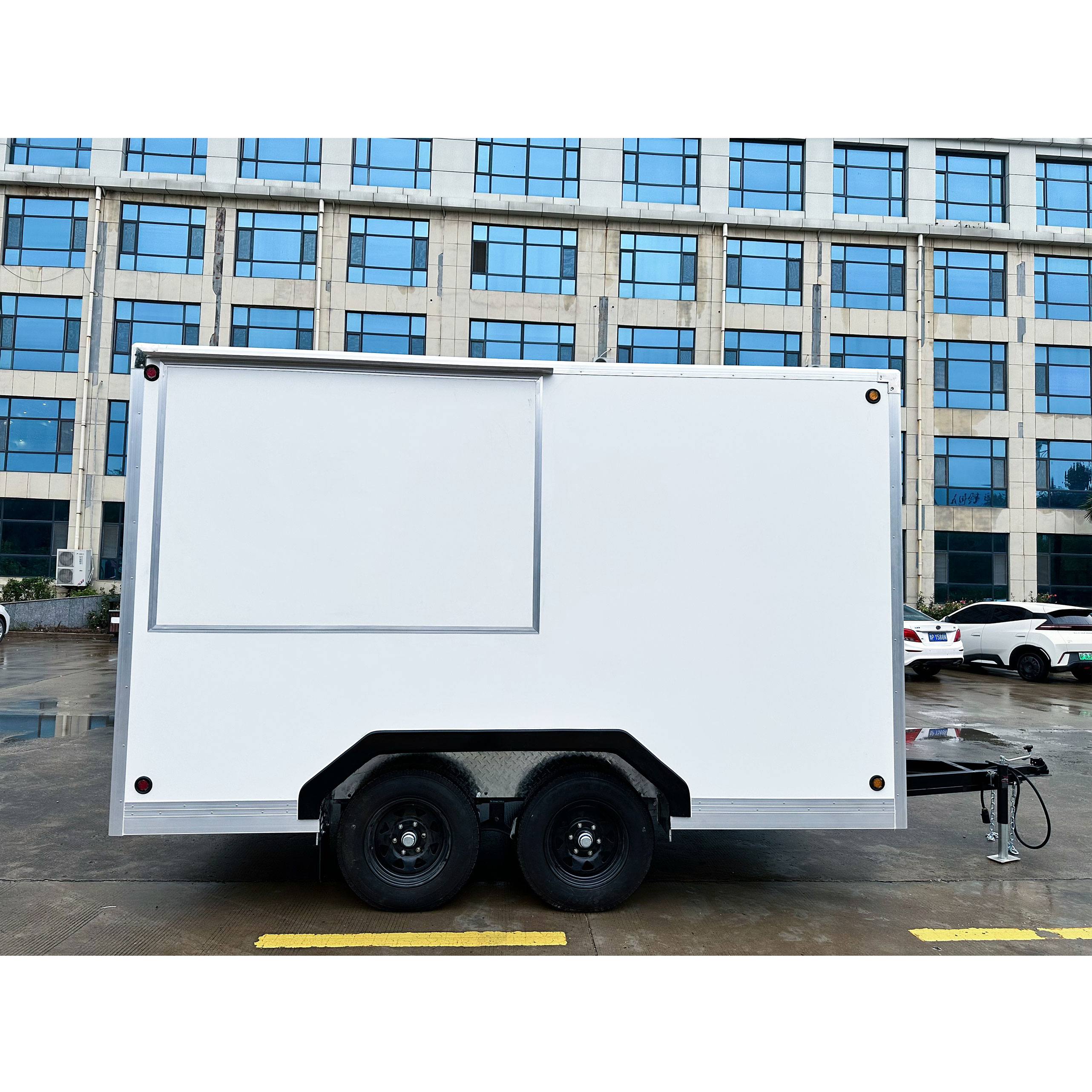 Double-axis food trailer