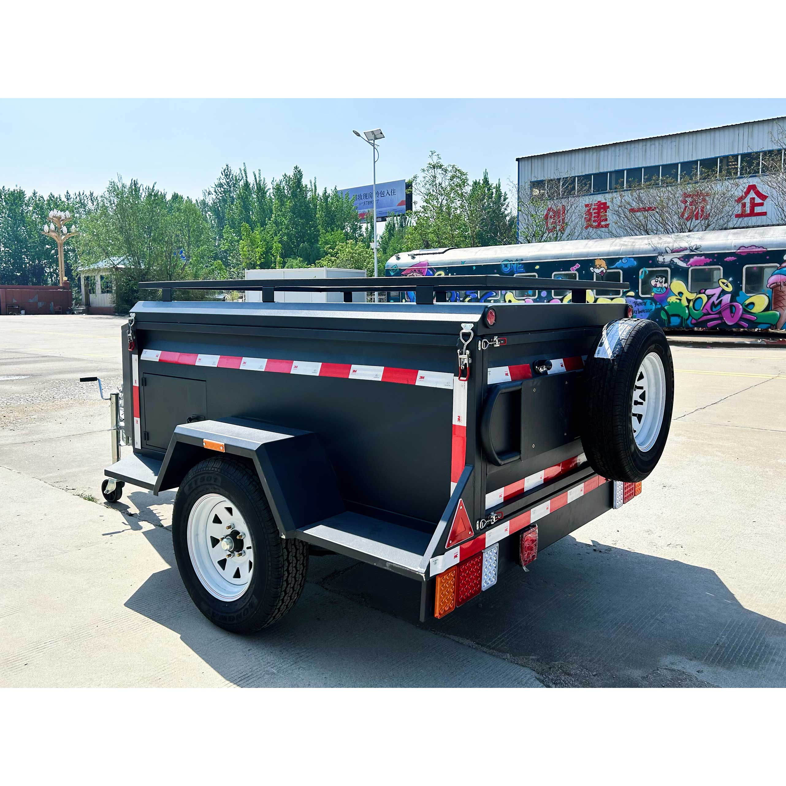Single-axle camping trailer