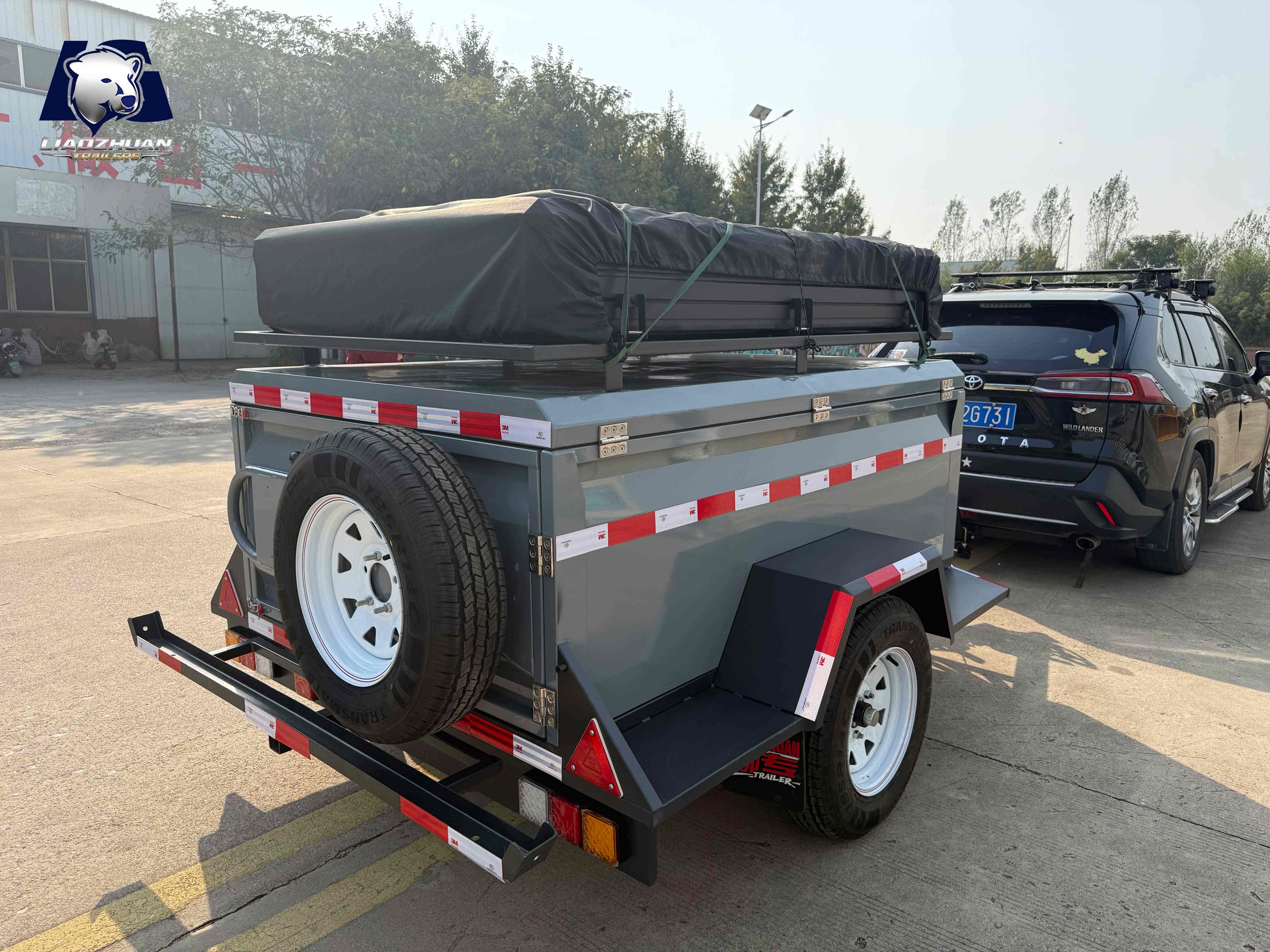 Single-axle camping trailer