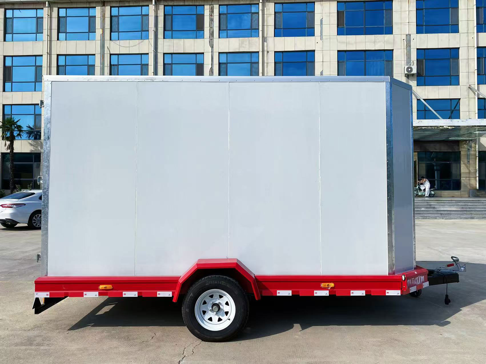 Box-type trailer