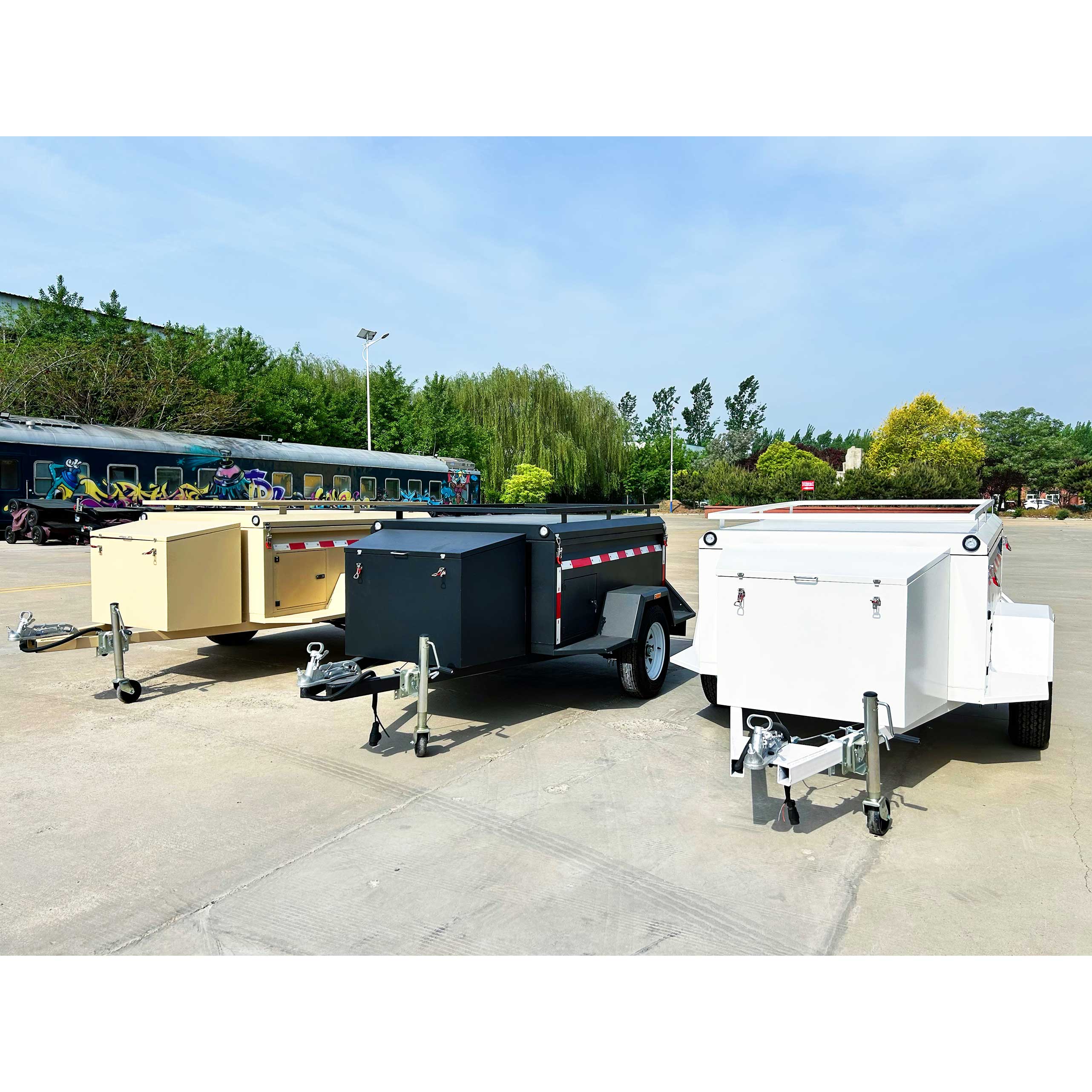 Single-axle camping trailer